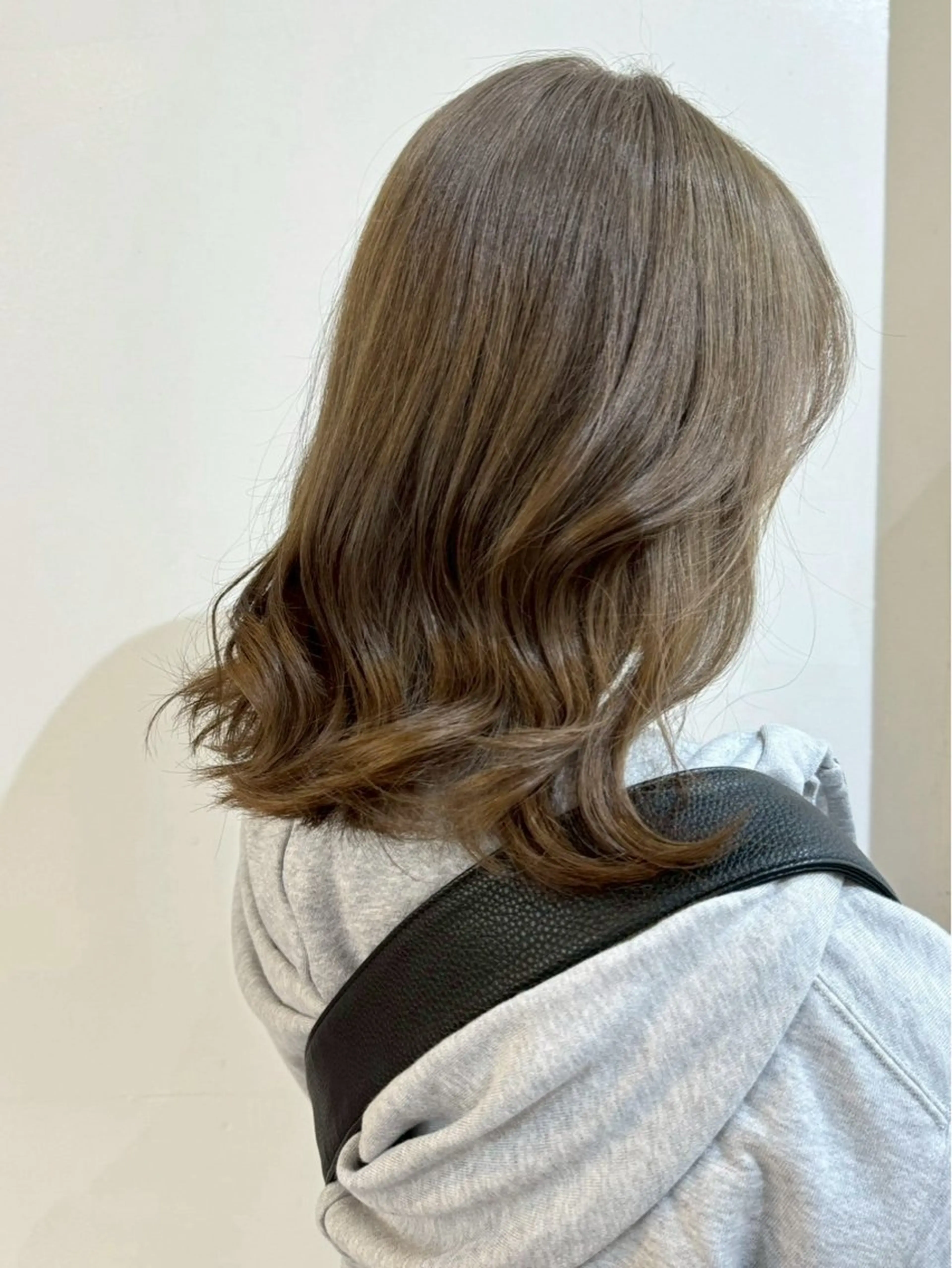 カラー ヘアカラー 小出 琴未のヘアスタイル