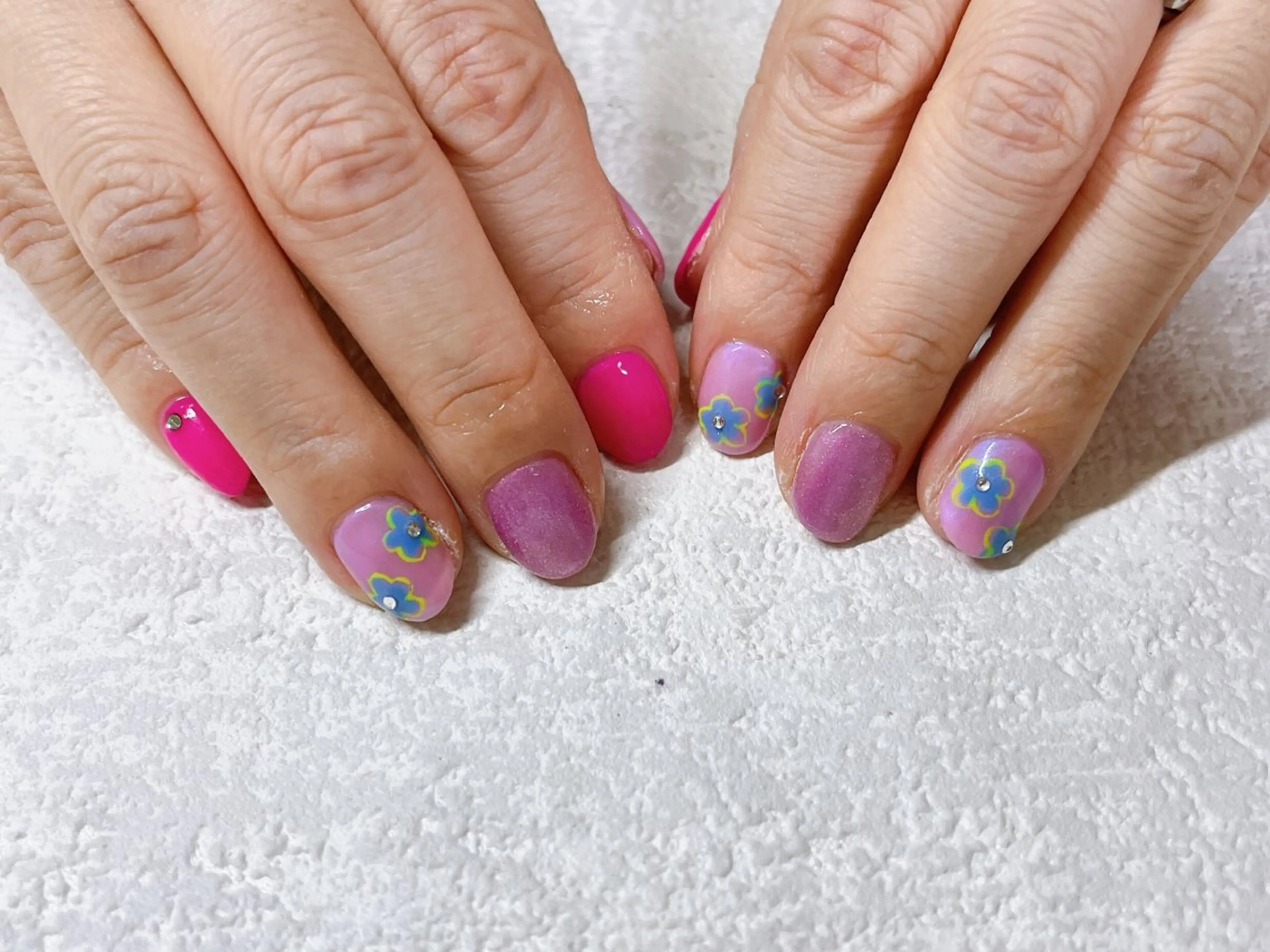 ネイル オーロラネイル フットネイル フレンチネイル ジェルネイル 韓国ネイル mogunail &blowのネイルデザイン