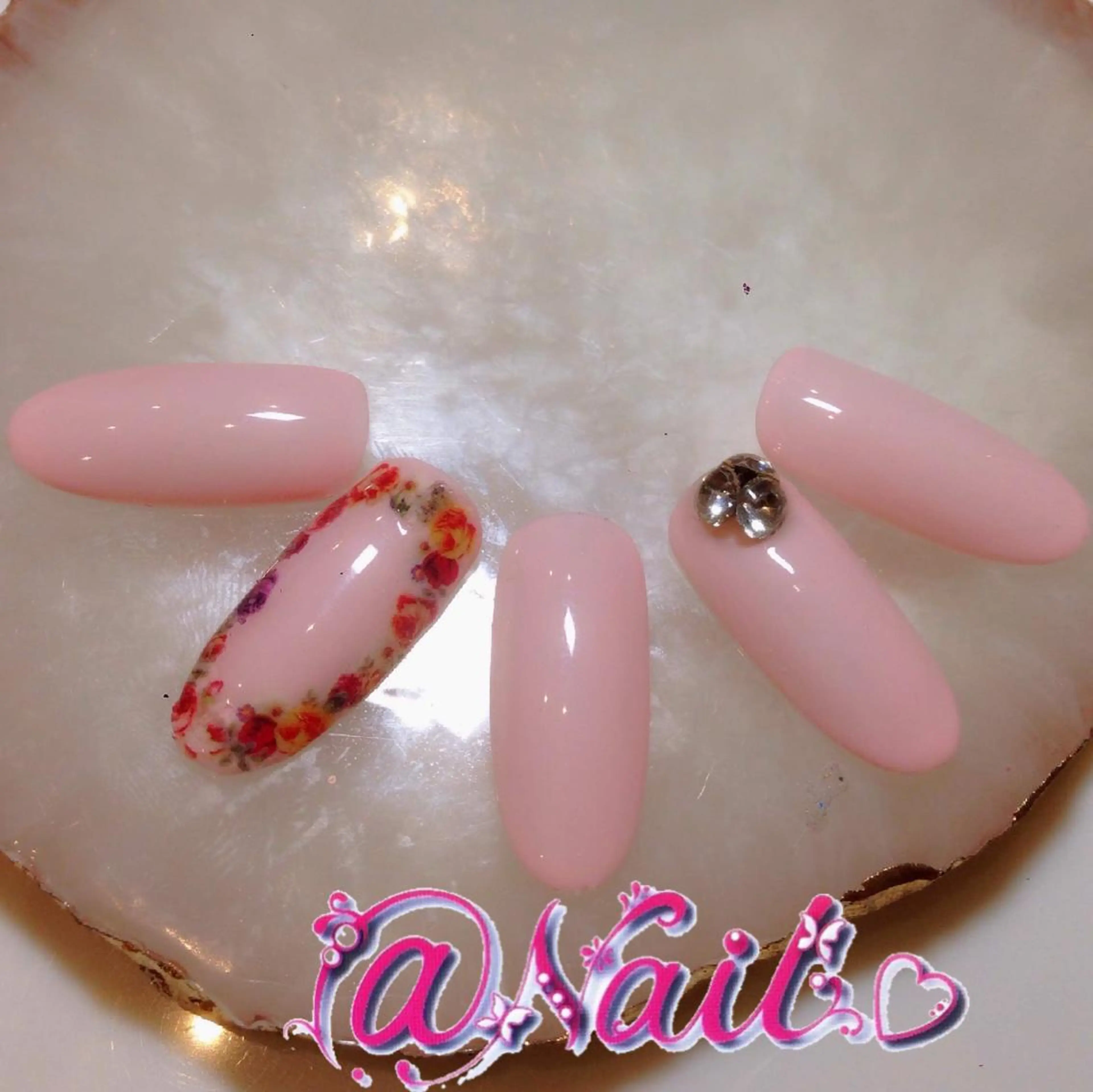 ネイル ネイルチップ 小尾 栞のネイルデザイン