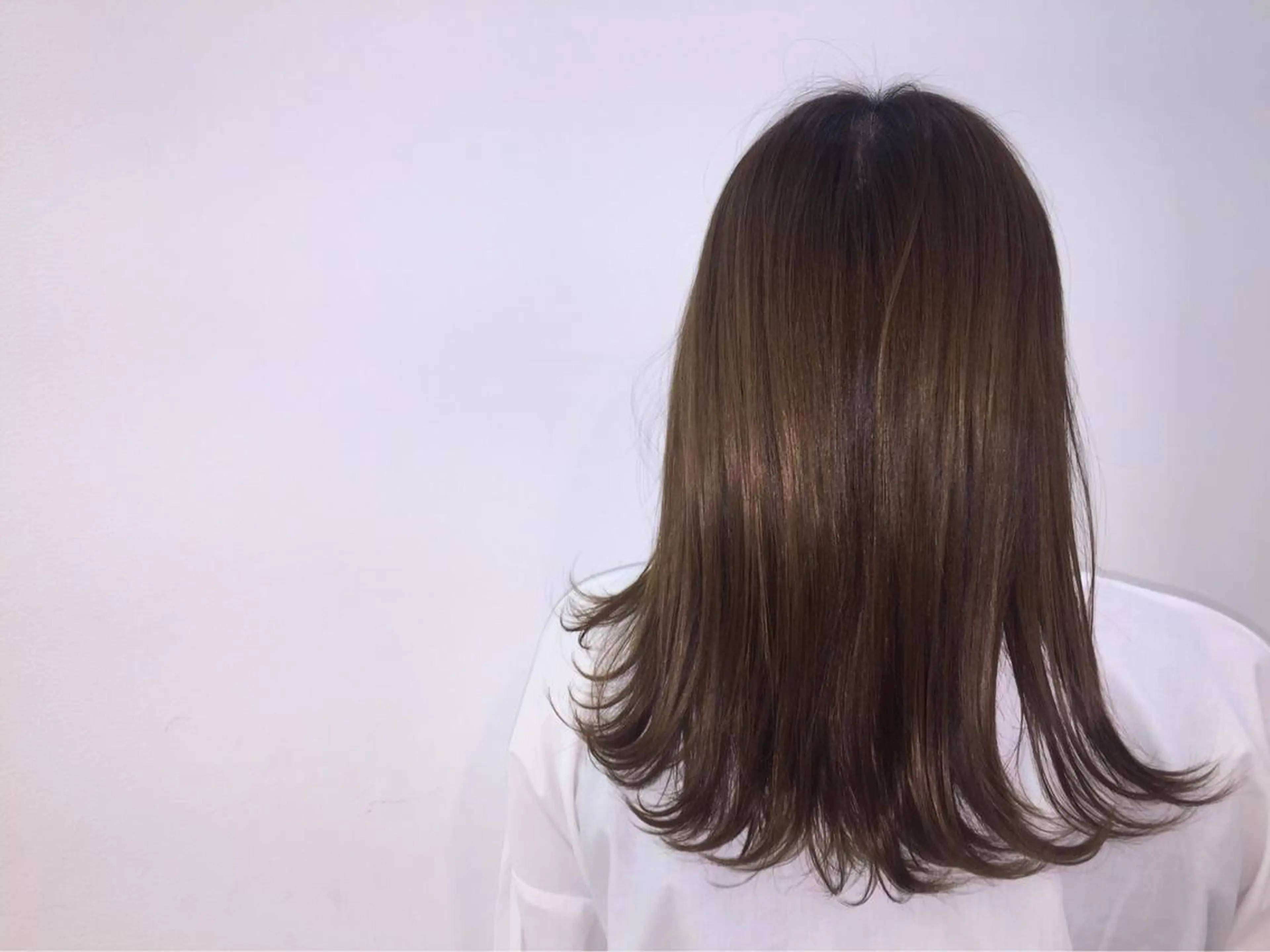 ミディアム カラー ブラウンカラー 渡邊 唯のヘアスタイル