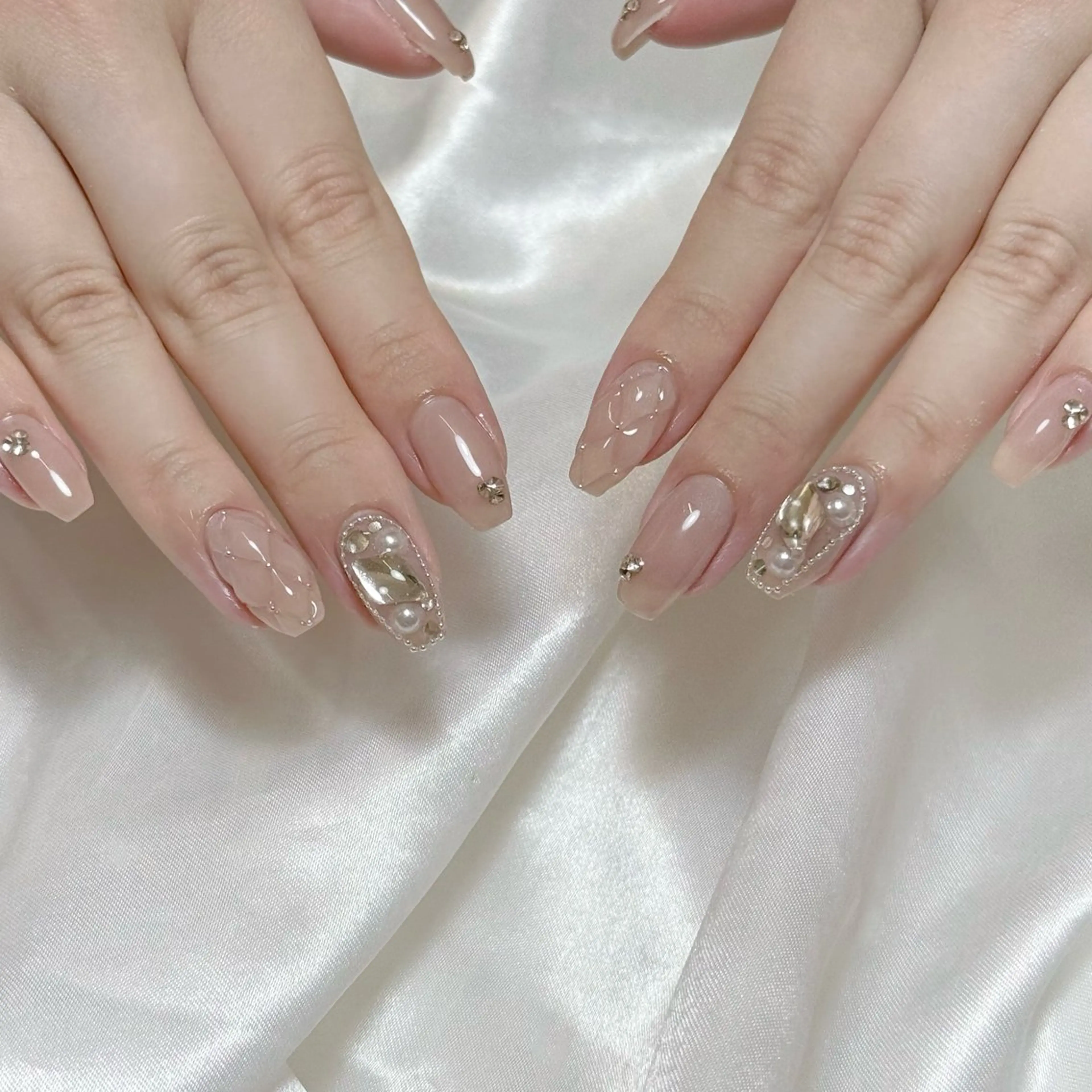 ネイル キラキラネイル オフィスネイル ピンク シンプルネイル 冬ネイル 🌷yui ネイル🌷のネイルデザイン