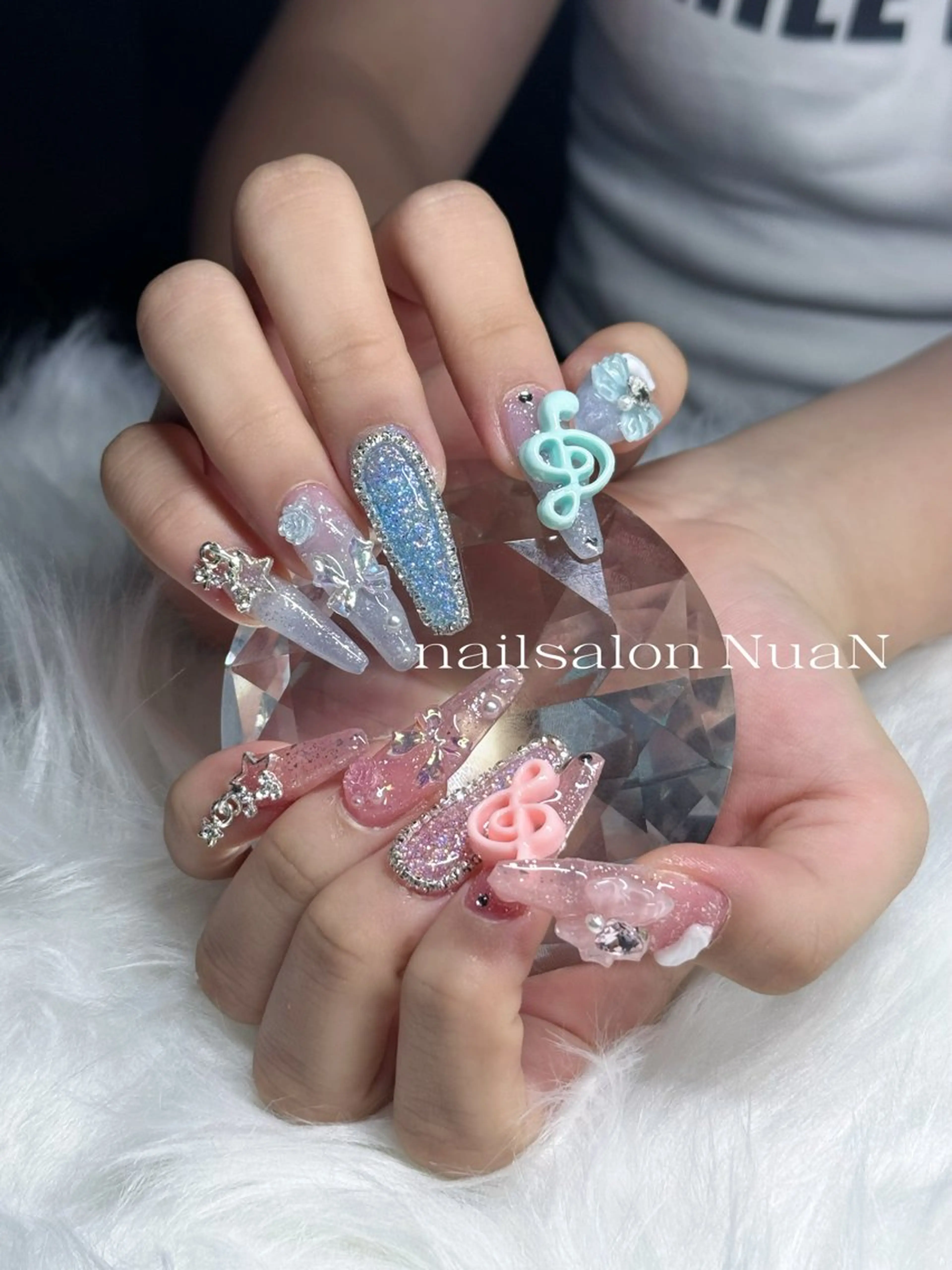 ネイル NuaN ミニモ停止中のネイルデザイン