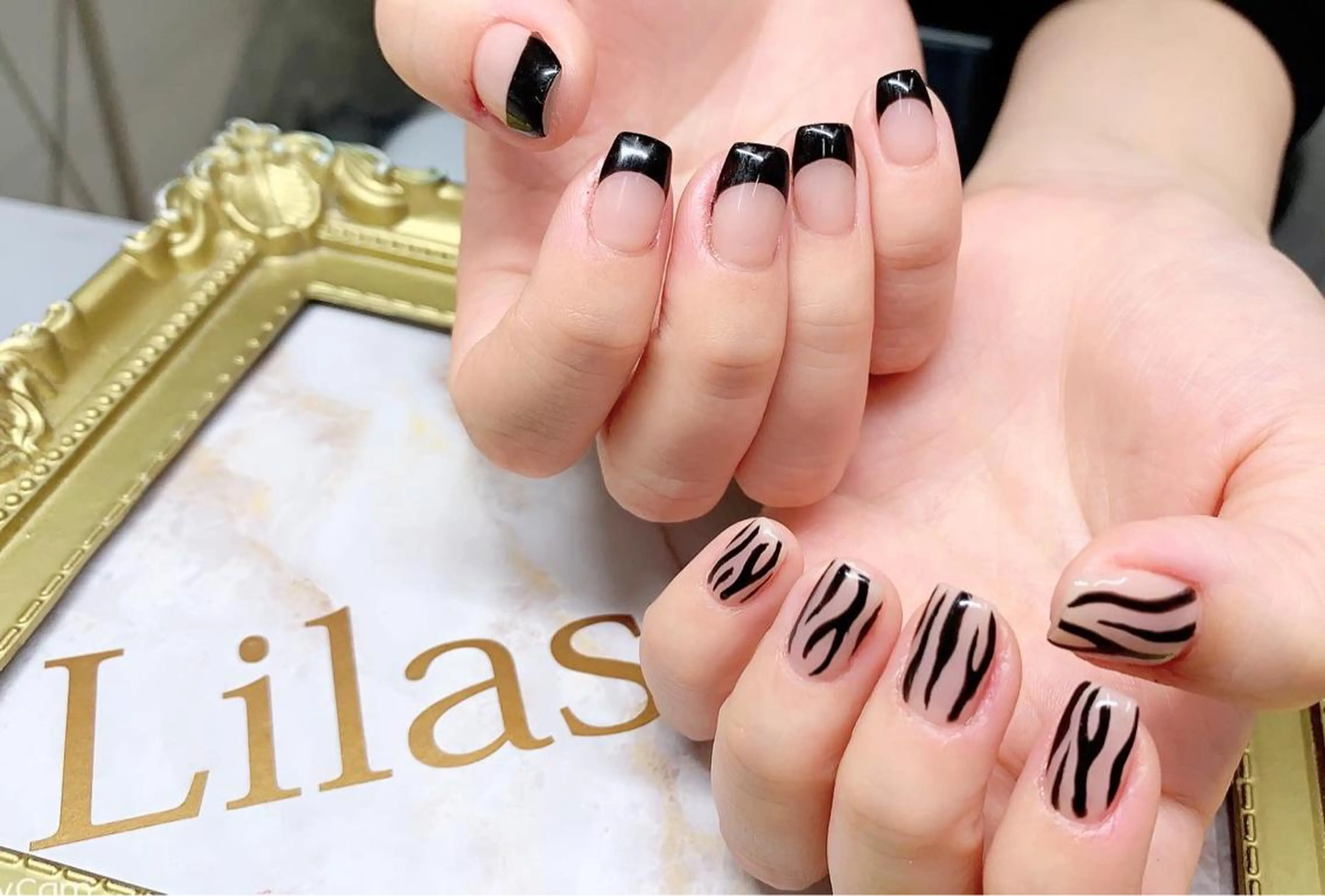 ネイル アニマル柄 フレンチネイル ジェルネイル ハードジェル ラメ(グリッター) Lilas Nailのネイルデザイン