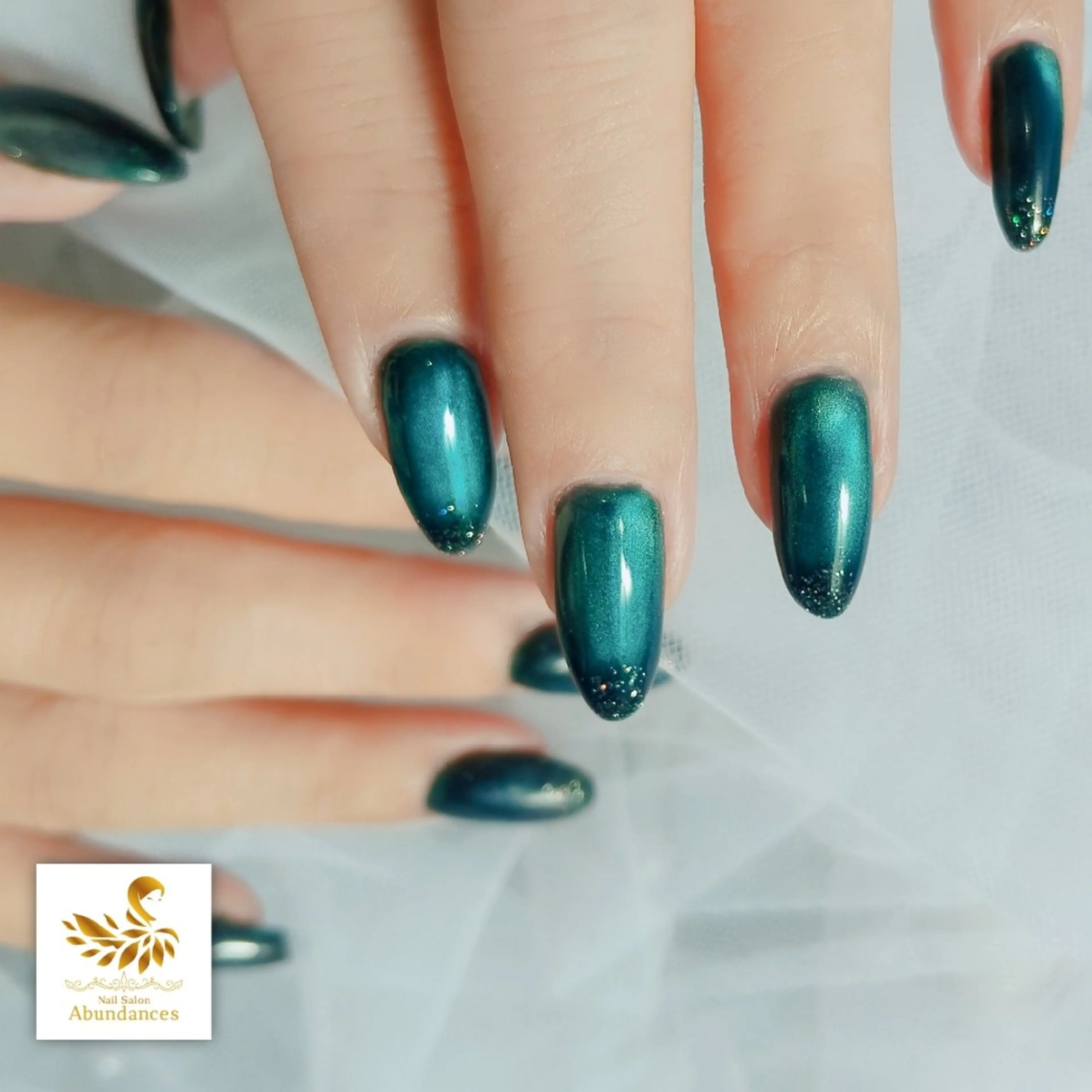 ネイル フラッシュネイル グリーン キラキラネイル マグネットネイル ハンドネイル 完全予約制個室サロン Abundancesのネイルデザイン