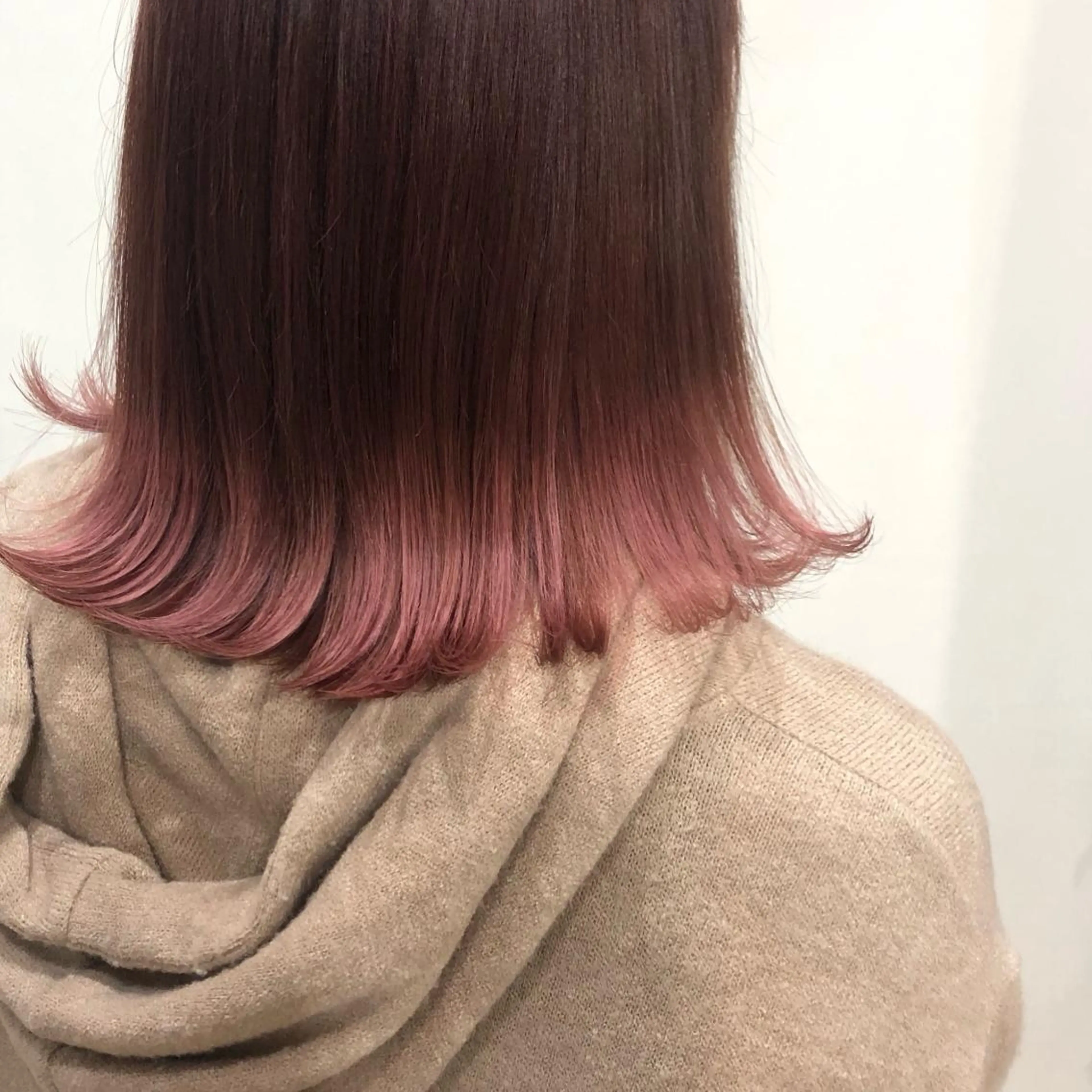 カラー white.梅田 デザインカラー🦄のヘアスタイル