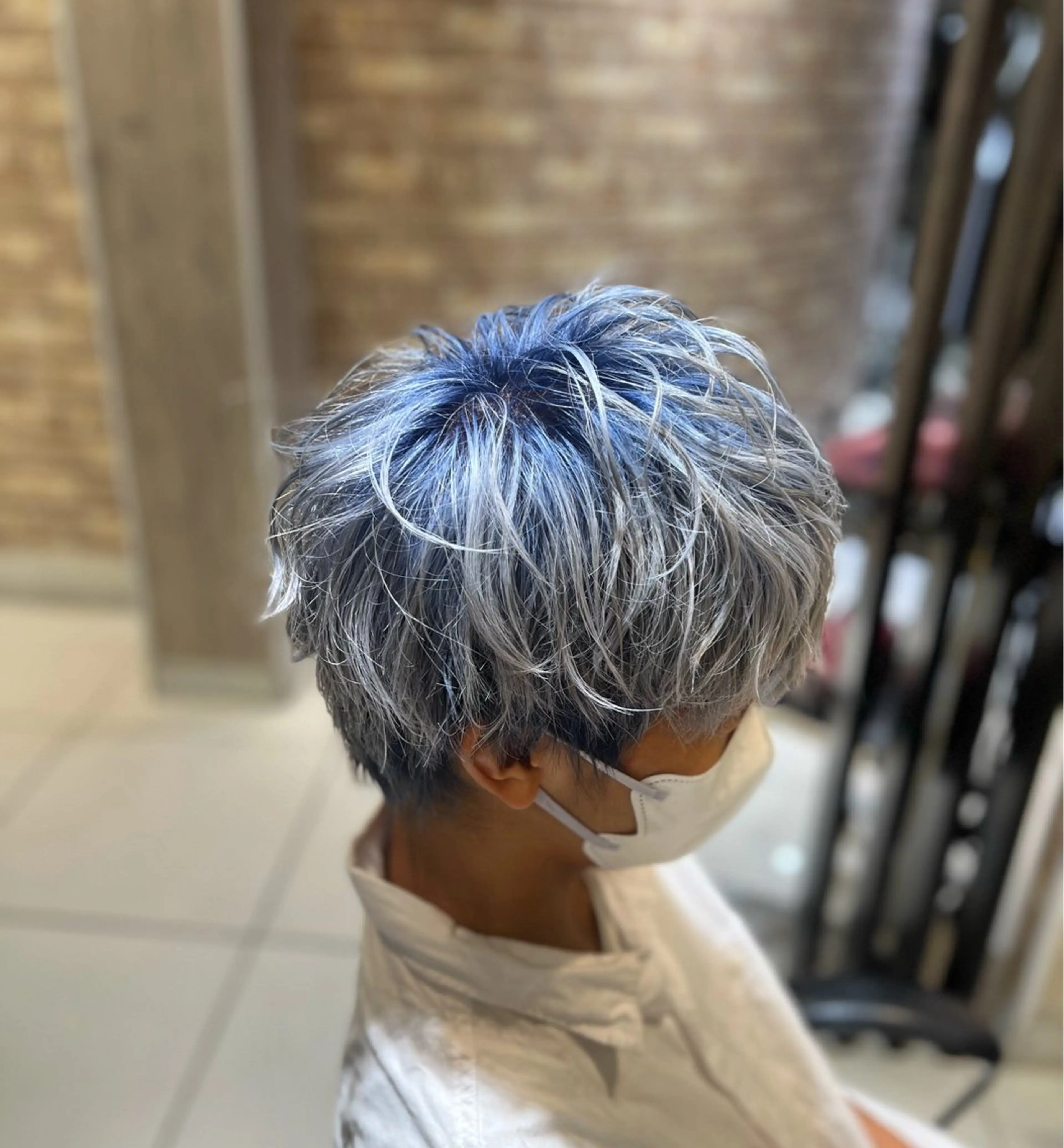 ミディアム カラー メンズ ミディアムパーマ メンズブリーチ メンズハイトーン メンズパーマ メンズウルフカット カット ヘアカラー トリートメント 【メンズ限定】メンズ スタイル特化美容師のヘアスタイル