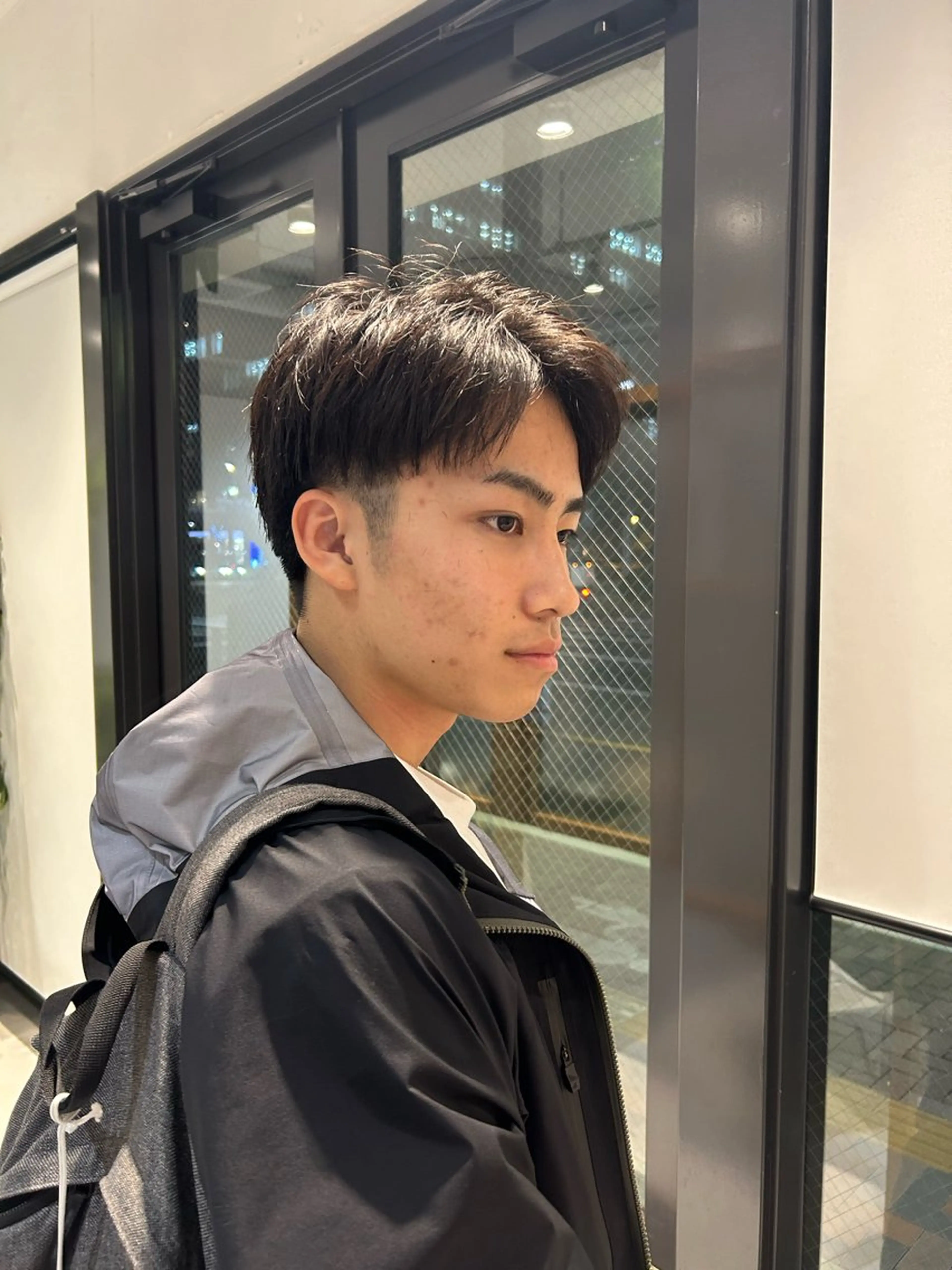 ショート カット 佐藤 嶺のヘアスタイル