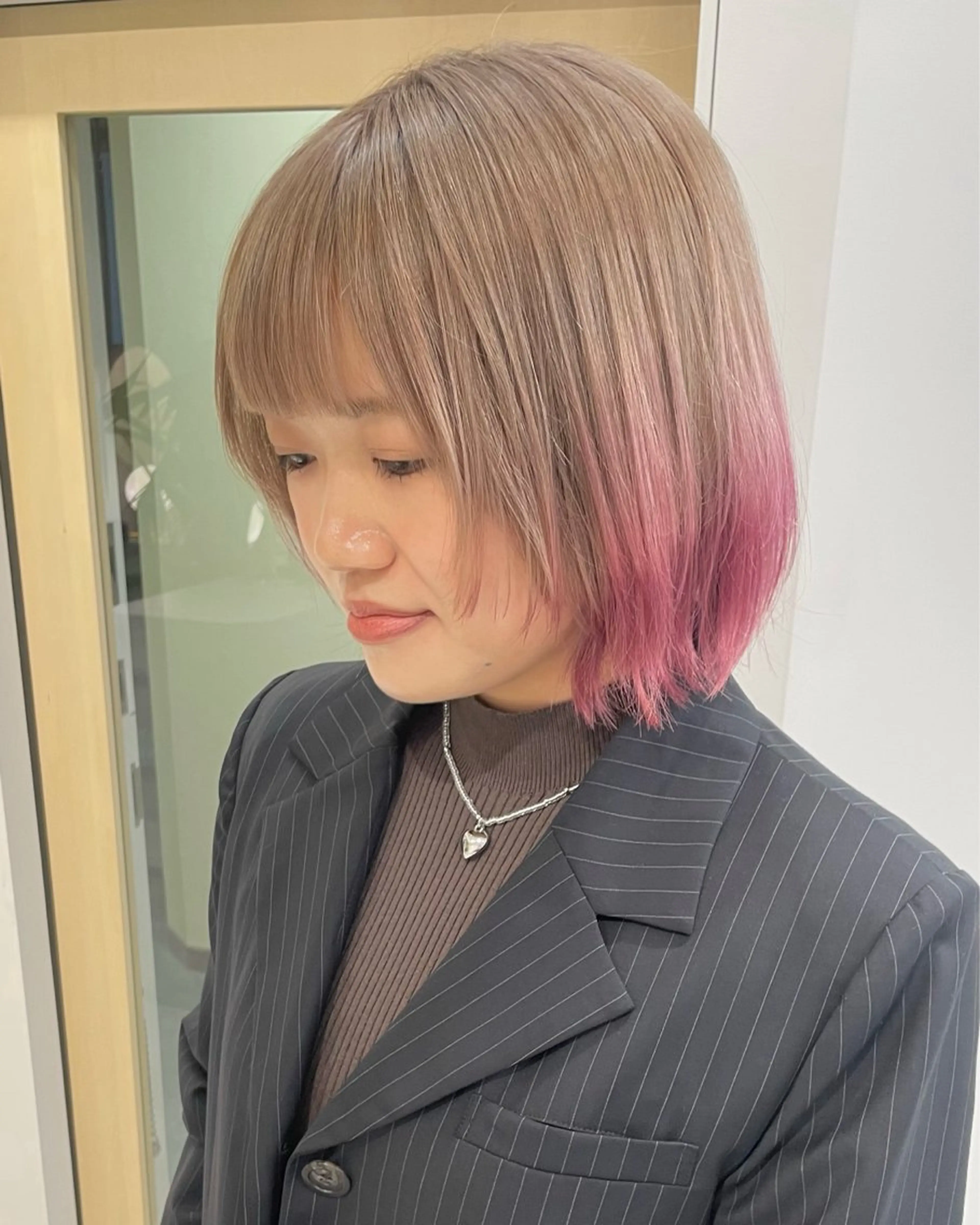 ショート カラー 髪質改善ストレート 🌈似合わせカットのヘアスタイル