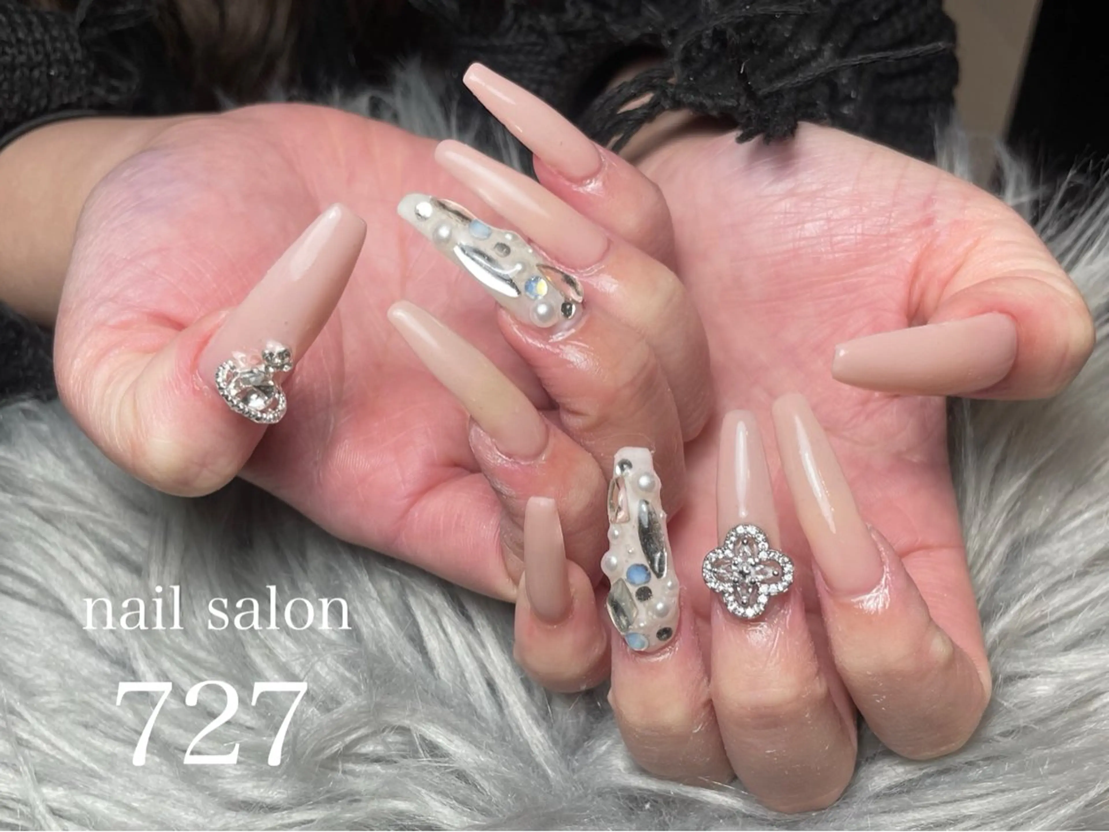 ネイル 727 nailのネイルデザイン