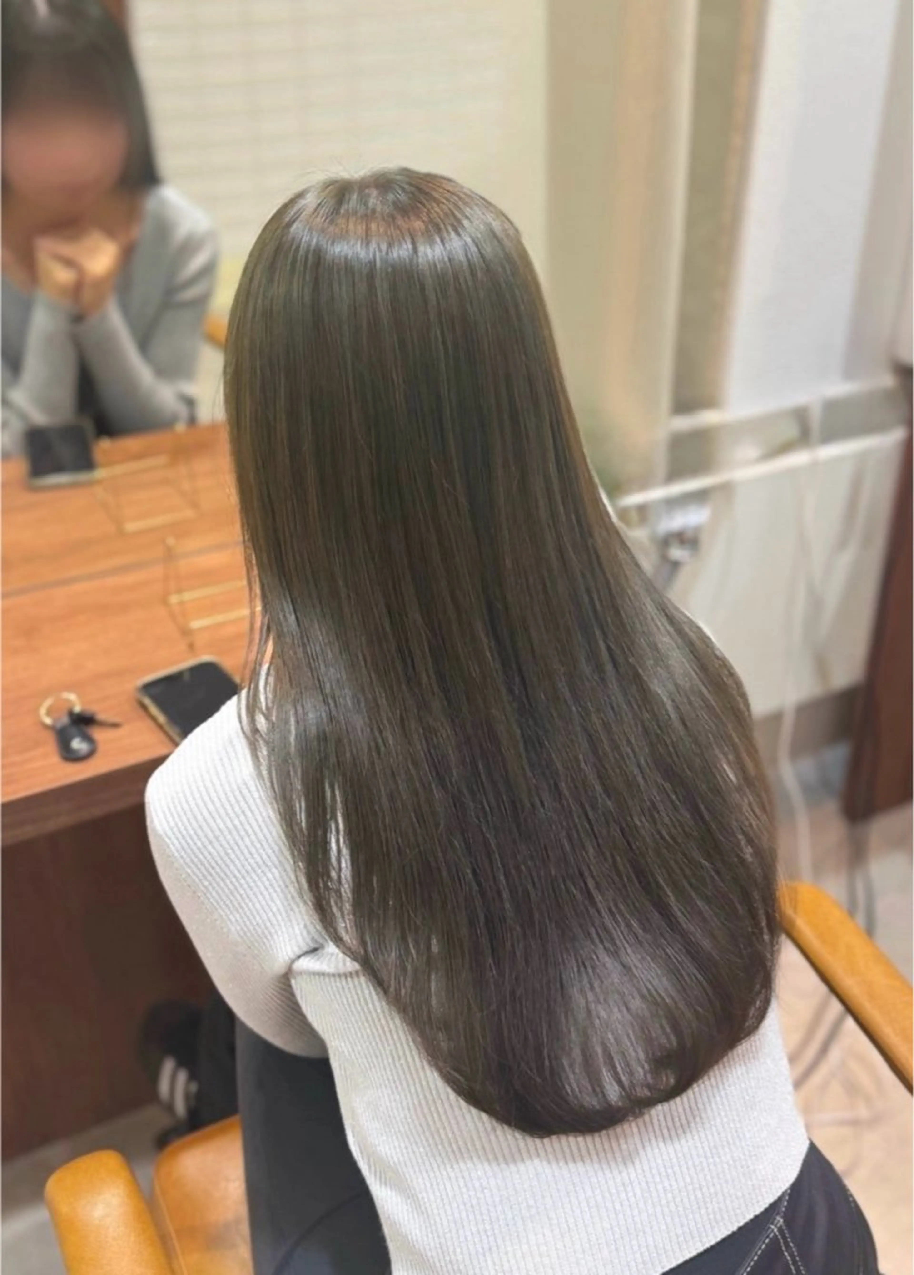 ブリーチなしで叶う透明感オリーブカラー🫒(赤み消したい方)×似合わせカット/1step トリートメント🫧の写真