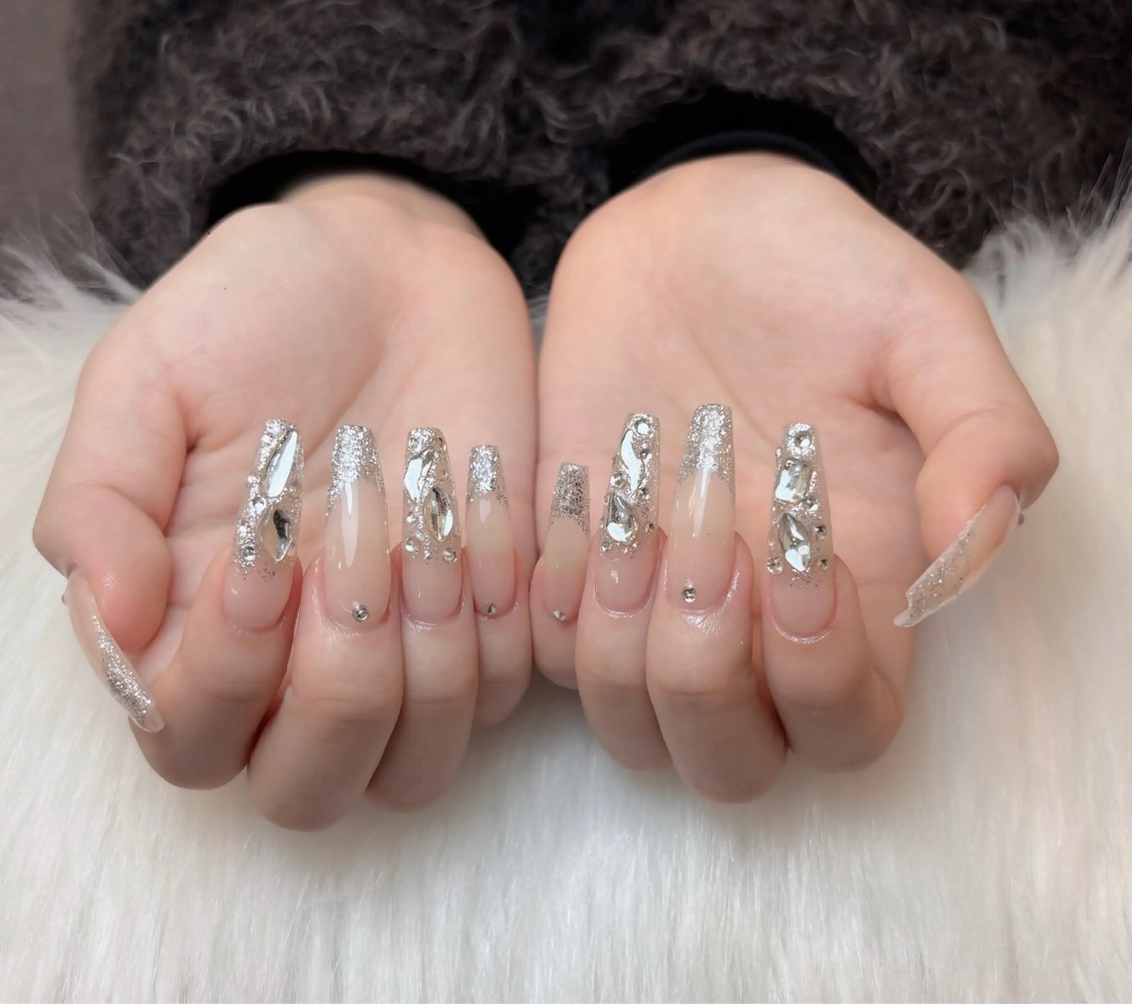 ネイル グラデーション キラキラネイル ワンカラーネイル 冬ネイル Jenn Nail Salonのネイルデザイン