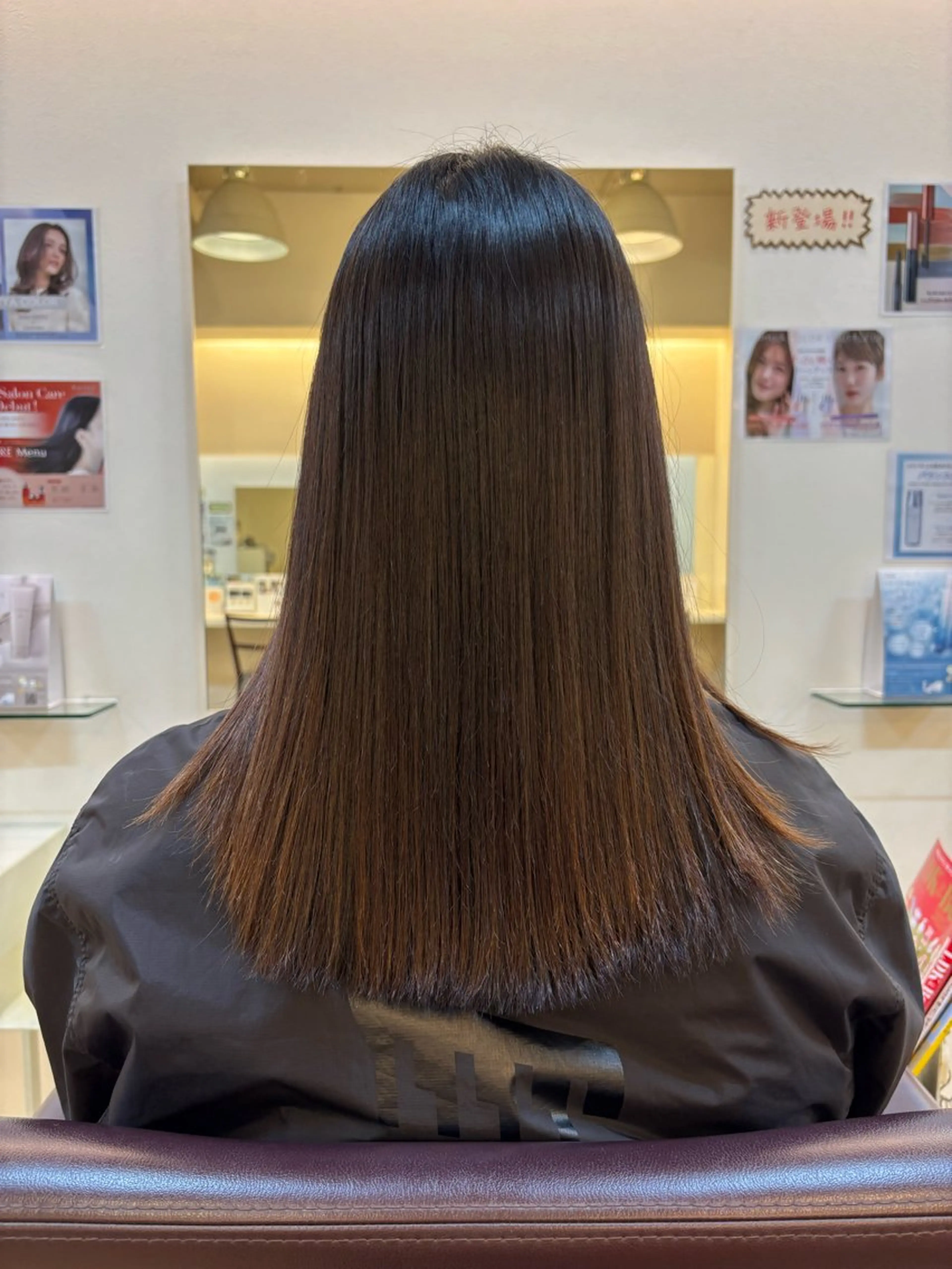 ミディアム カラー しみず まりかのヘアスタイル