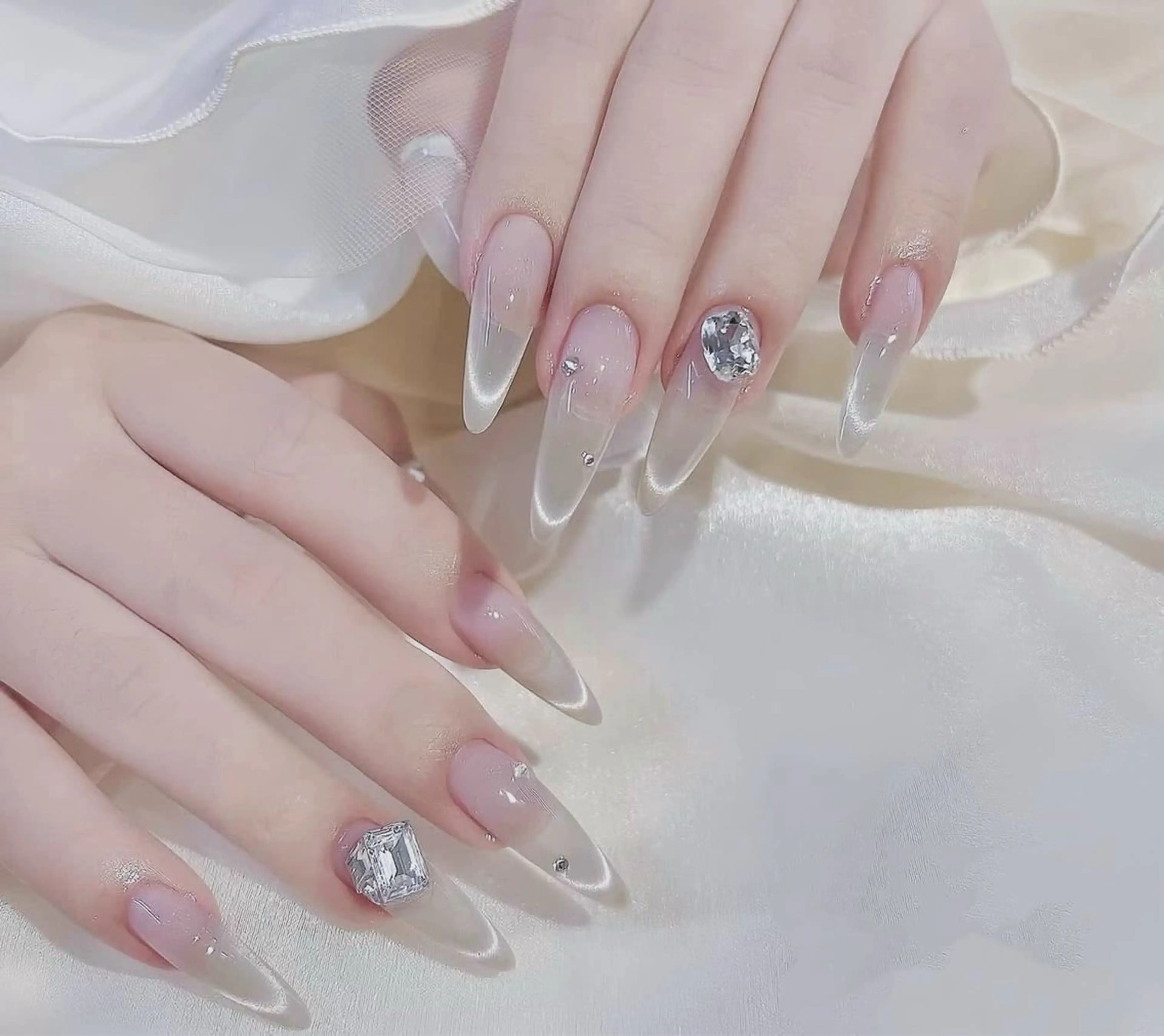 ネイル フットネイル ジェルネイル 韓国ネイル マグネットネイル 持ち込み ハンドネイル Akiko ネイルサロン所属・AKIKO ネイルサロンのネイルデザイン