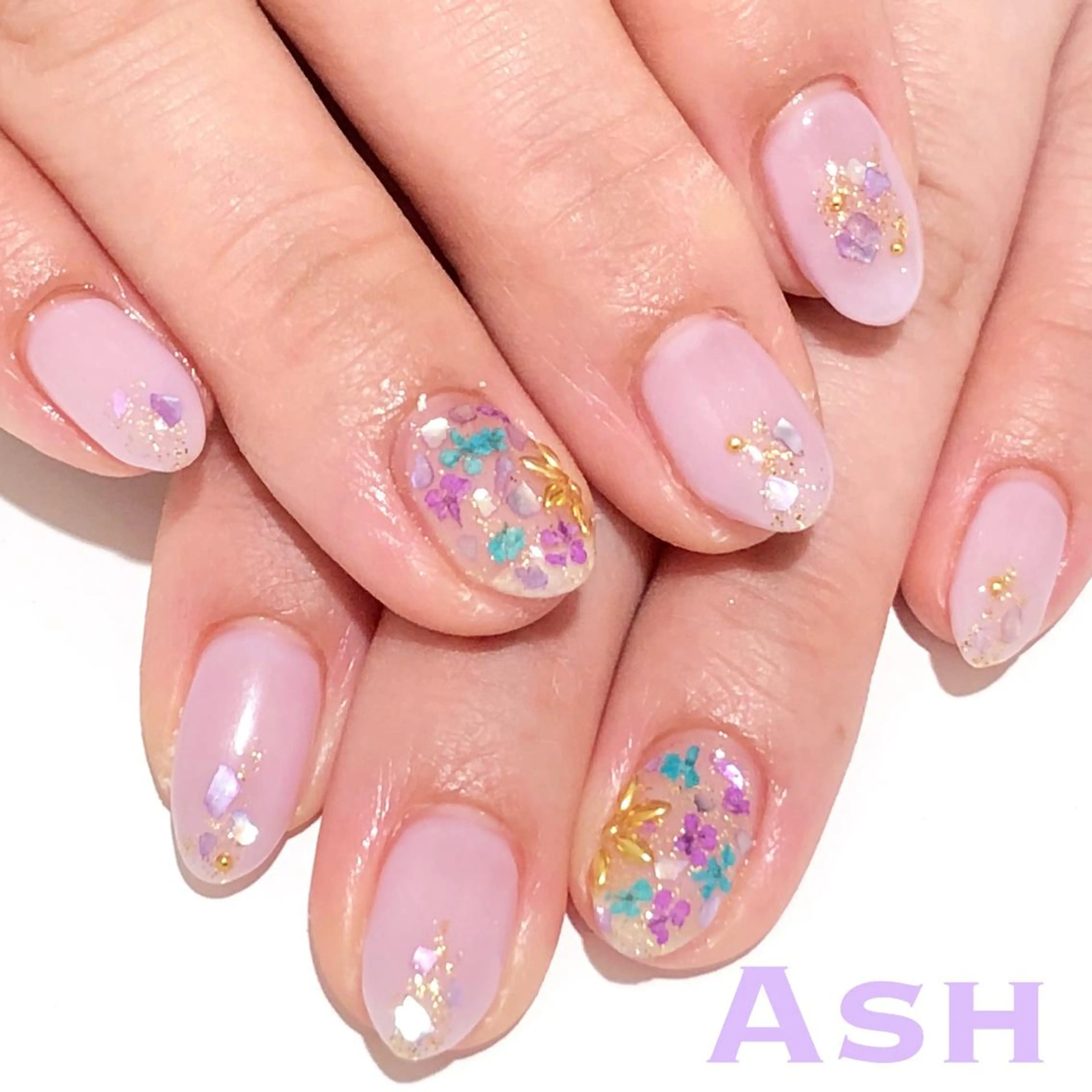 ネイル 🩵NORIKO 上品ネイルが得意🩵のネイルデザイン