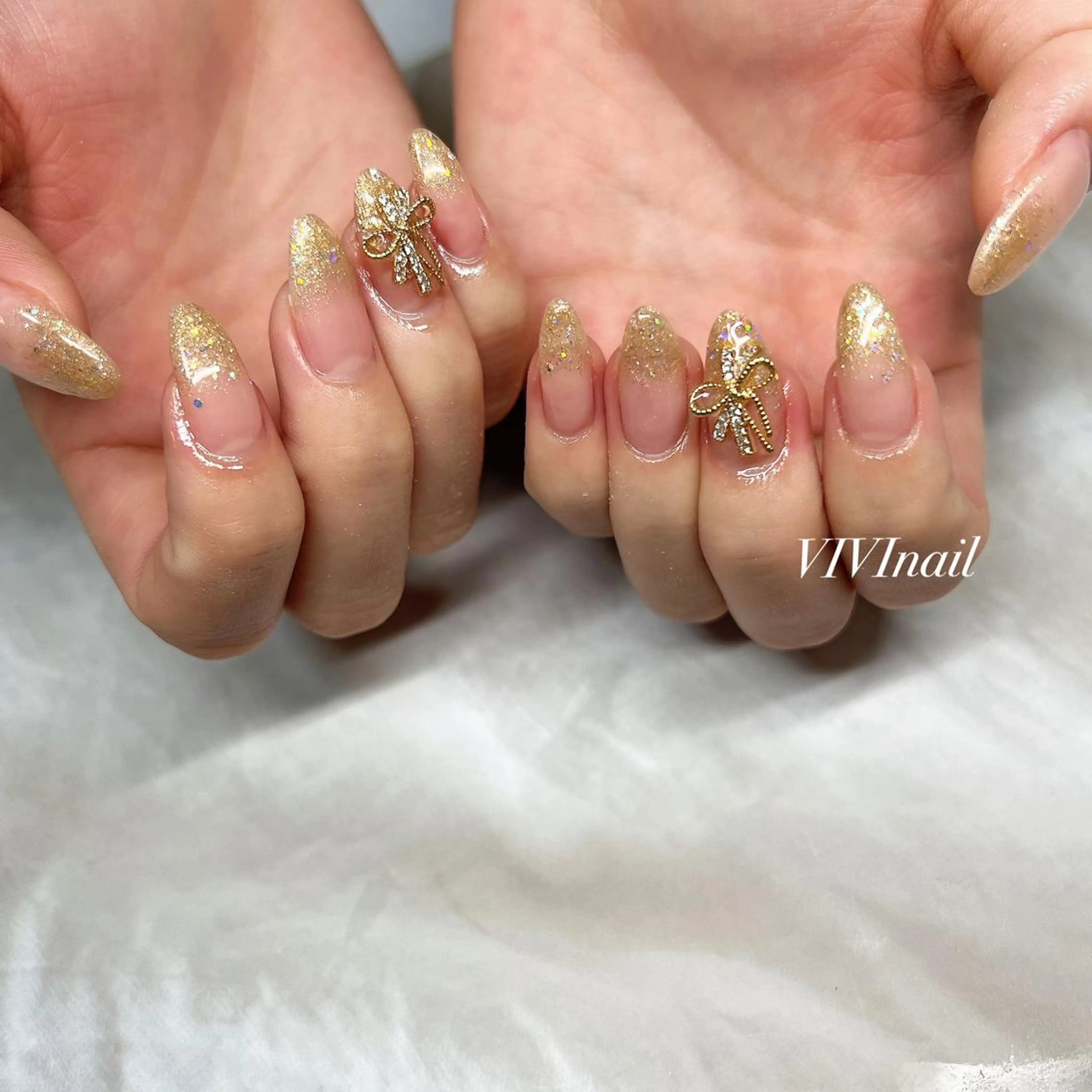 ネイル ゴールド シンプルネイル ハンドネイル vivi nailのネイルデザイン