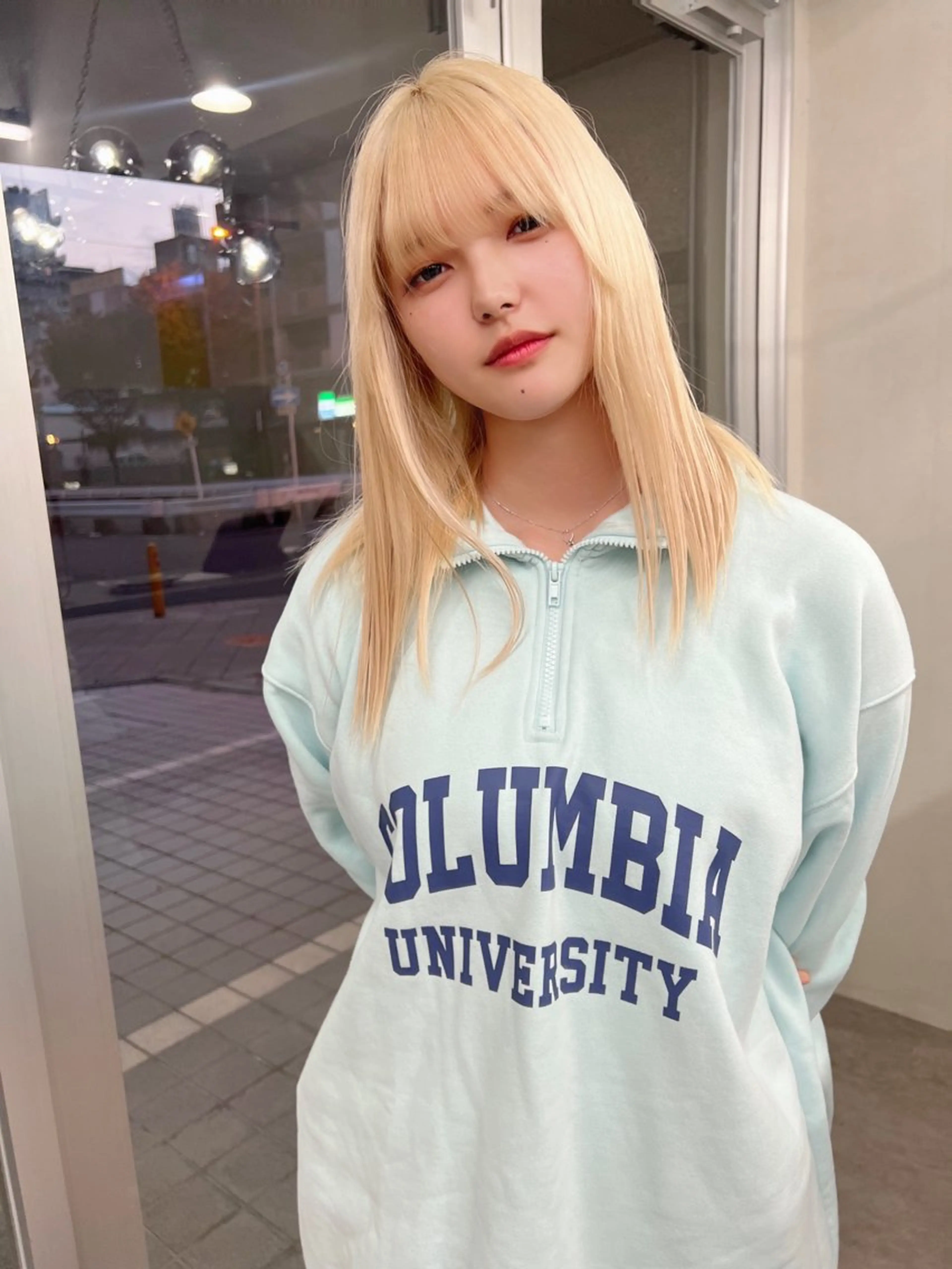 セミロング 色落ちまで可愛い🧚 心斎橋hikaruのヘアスタイル