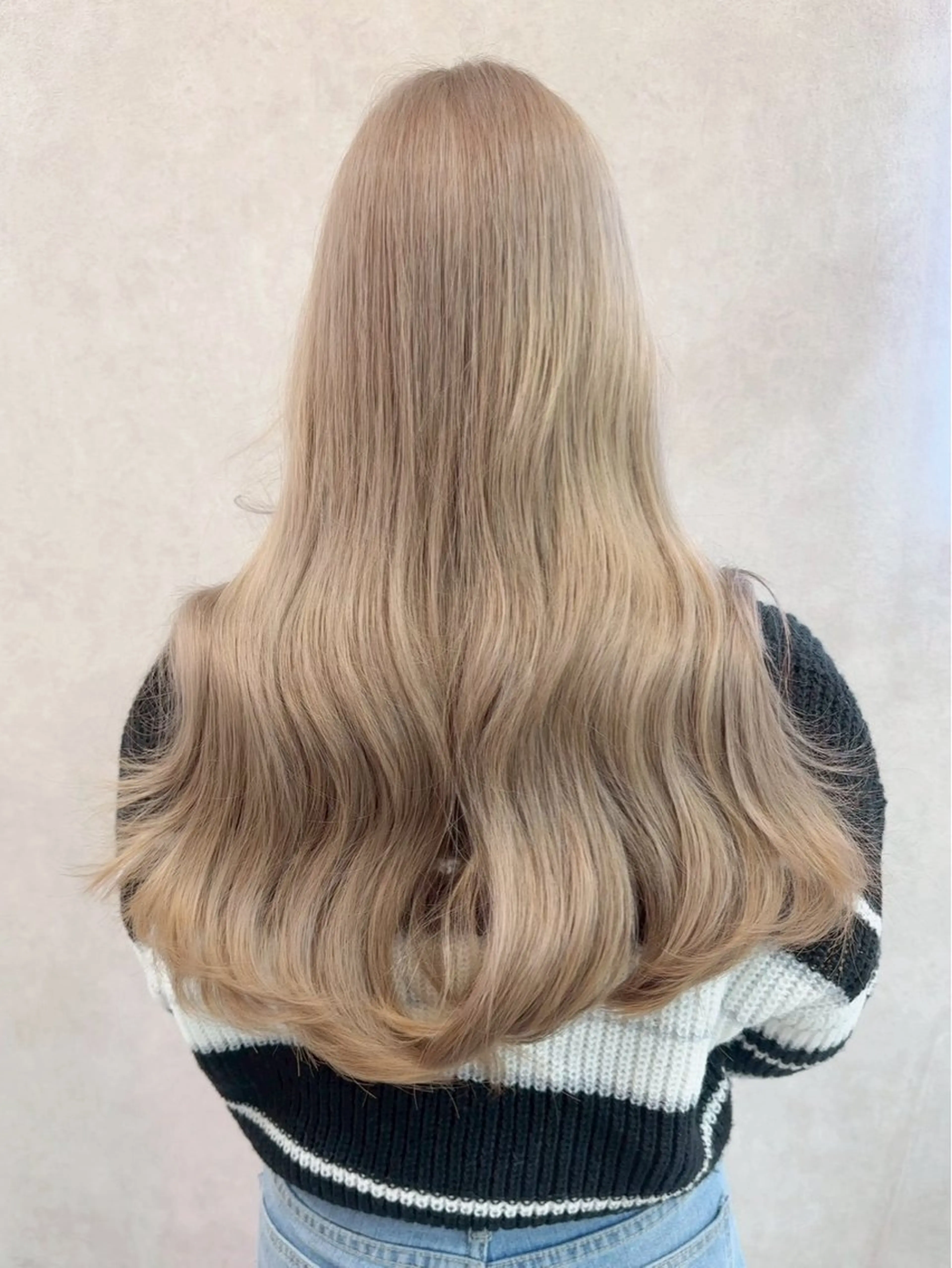 セミロング カラー ヘアカラー トリートメント Lond Le'a /ハイトーンカラーのヘアスタイル