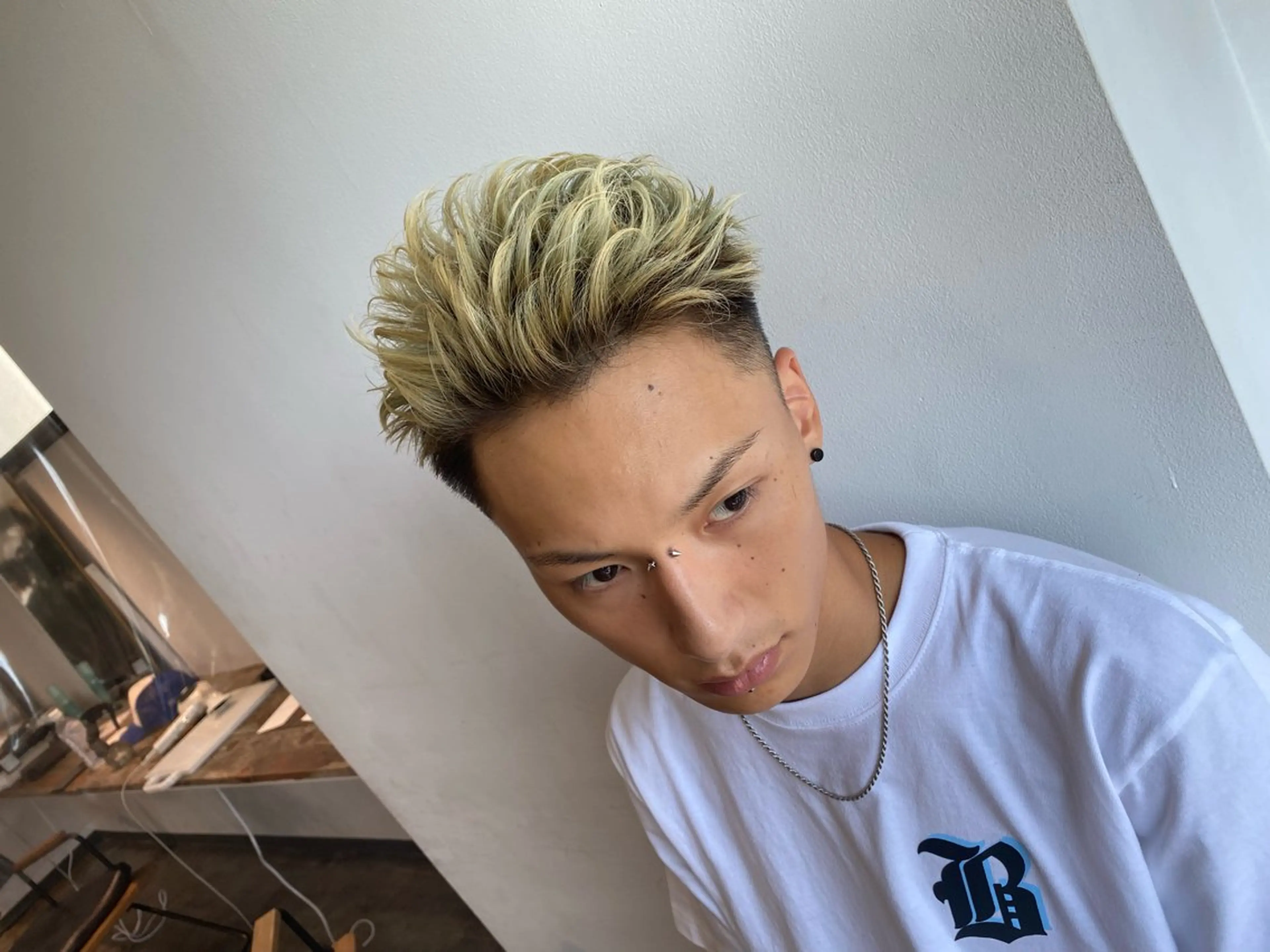 ミディアム カラー パーマ メンズ ミディアムパーマ フェードカット メンズパーマ メンズツイストパーマ ツイストスパイラルパーマ 【メンズ職人】 ✂️佐藤友のヘアスタイル