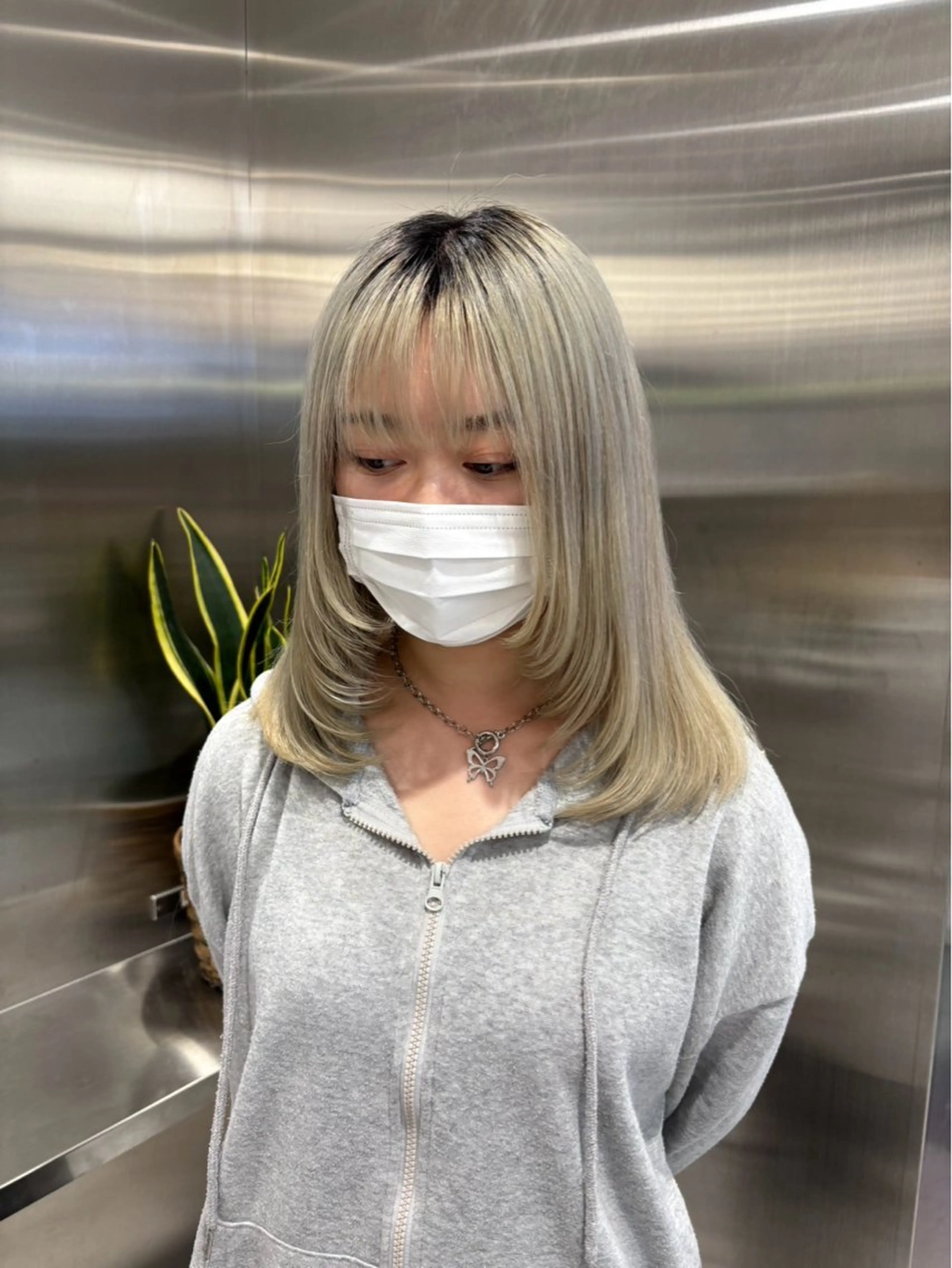 カラー ブリーチ ケアブリーチ デザインカラー ダブルカラー イヤリングカラー 酸性ストレート /ハイトーン/つばさのヘアスタイル