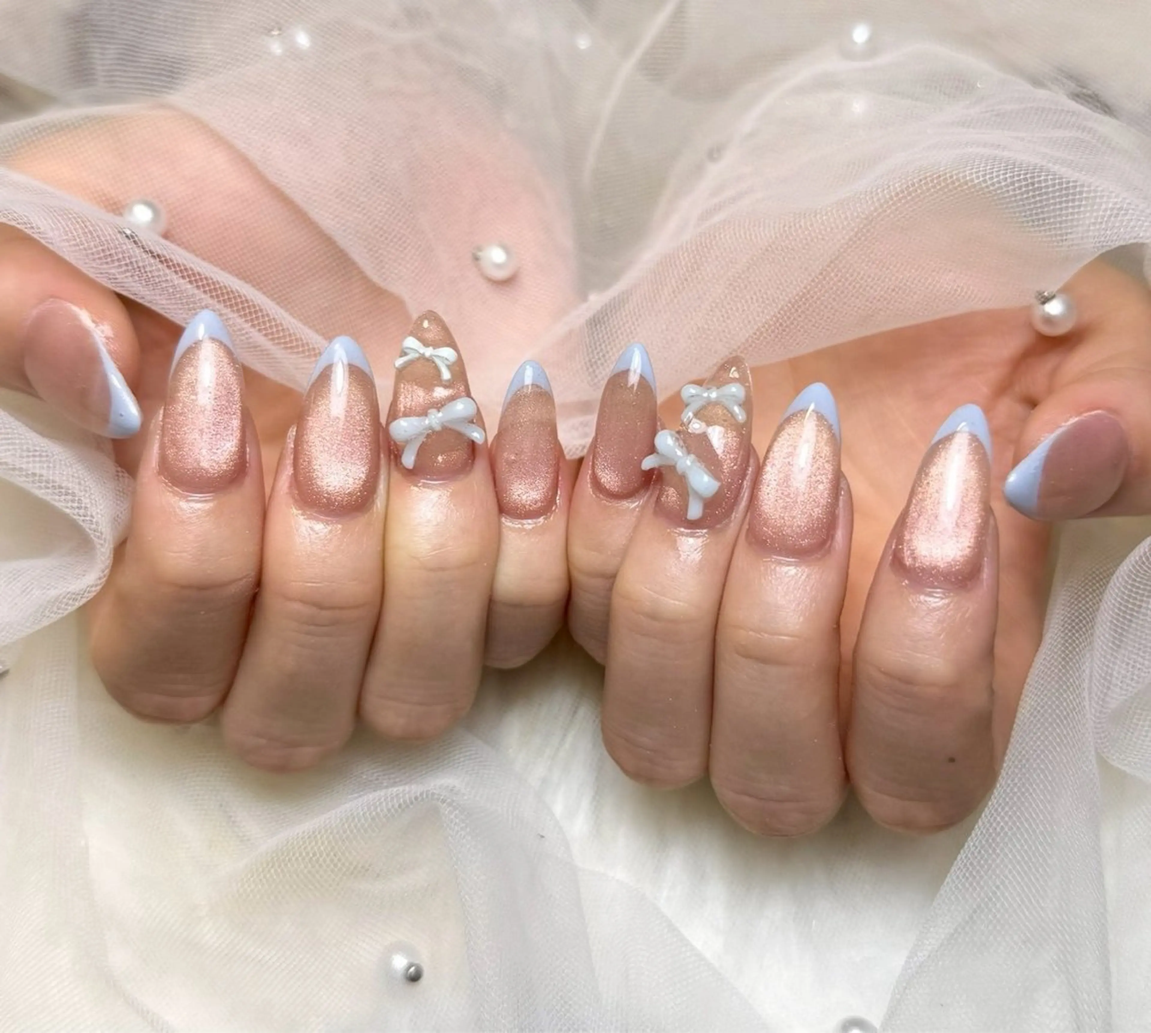 ネイル アートネイル ブルー フットネイル フレンチネイル ジェルネイル nail salon fee所属・Ayaka salon feeのネイルデザイン