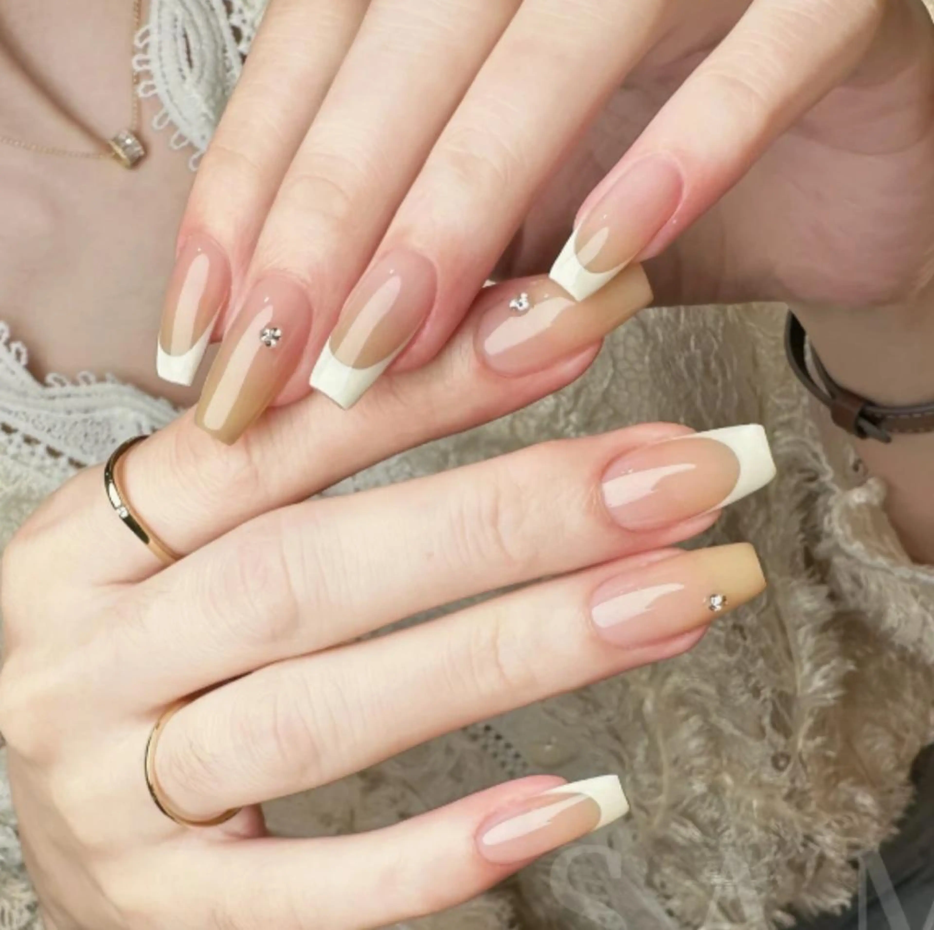 ネイル アートネイル 長さ出し ネイルチップ Queens PUPUのネイルデザイン