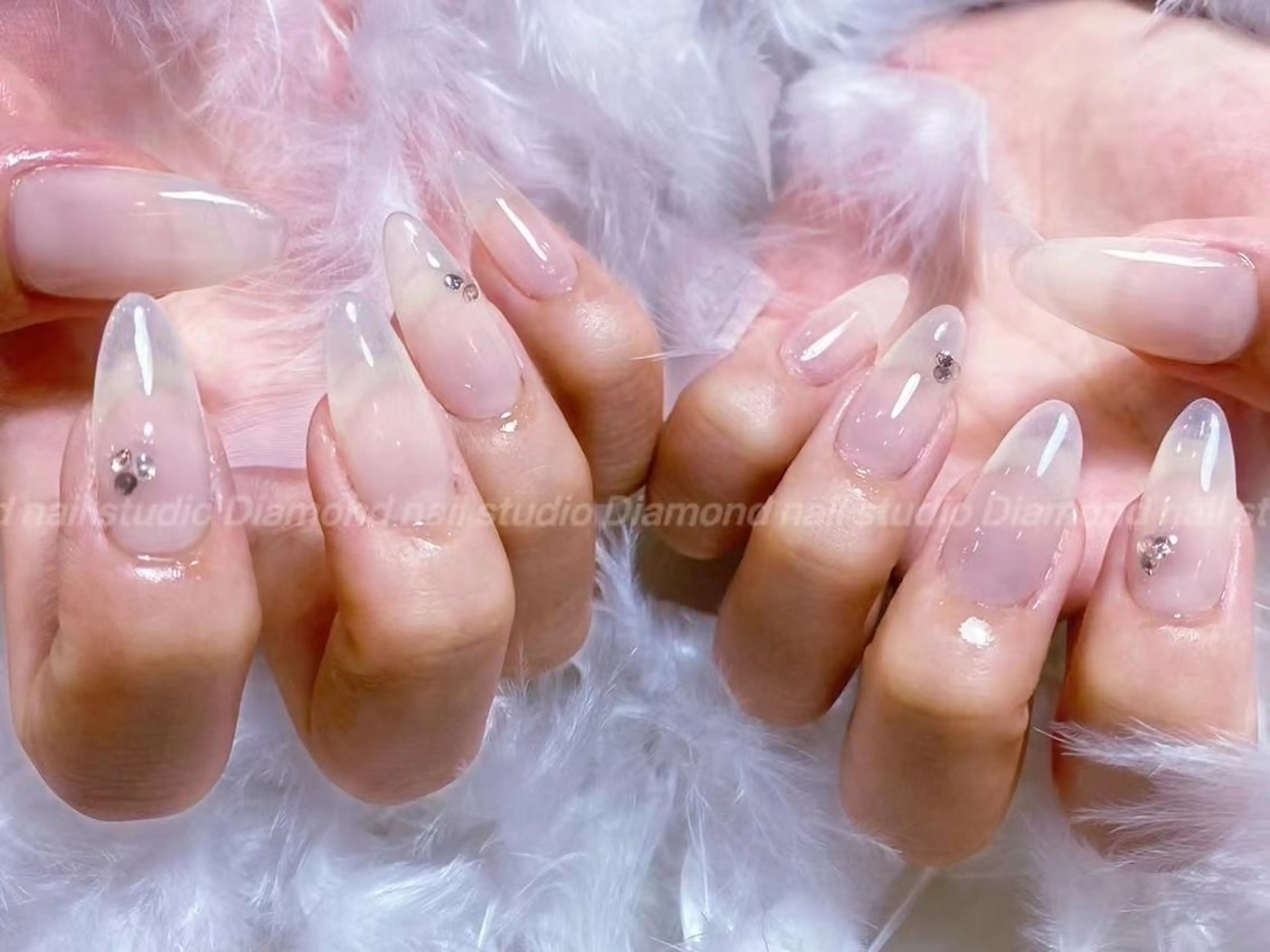 ネイル アートネイル オーロラネイル ガーリー キラキラネイル 韓国ネイル ハンドネイル ハンドケア Plenty 🚢のネイルデザイン