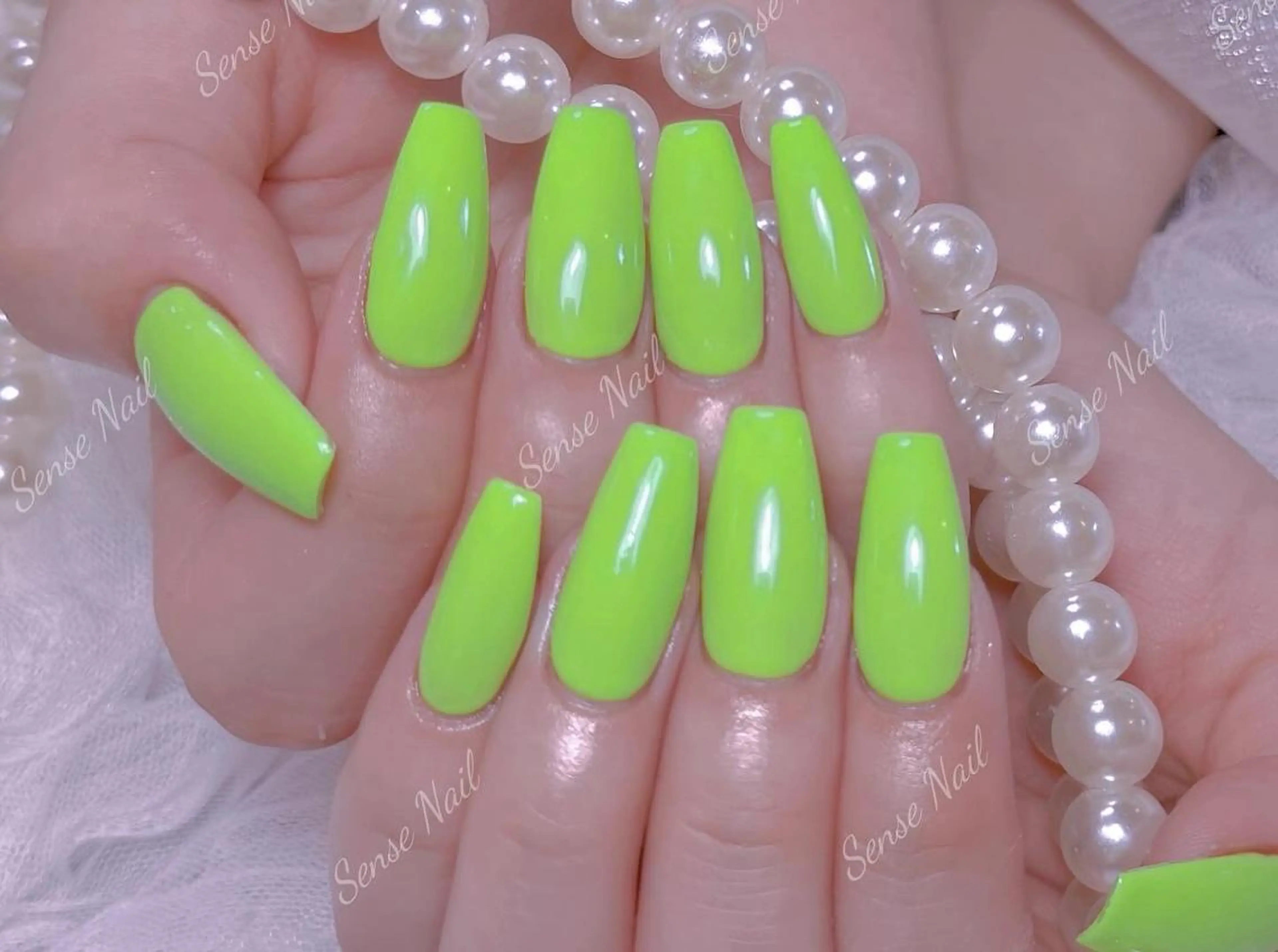 ネイル ハンドネイル ハンドケア Queening 🦋のネイルデザイン