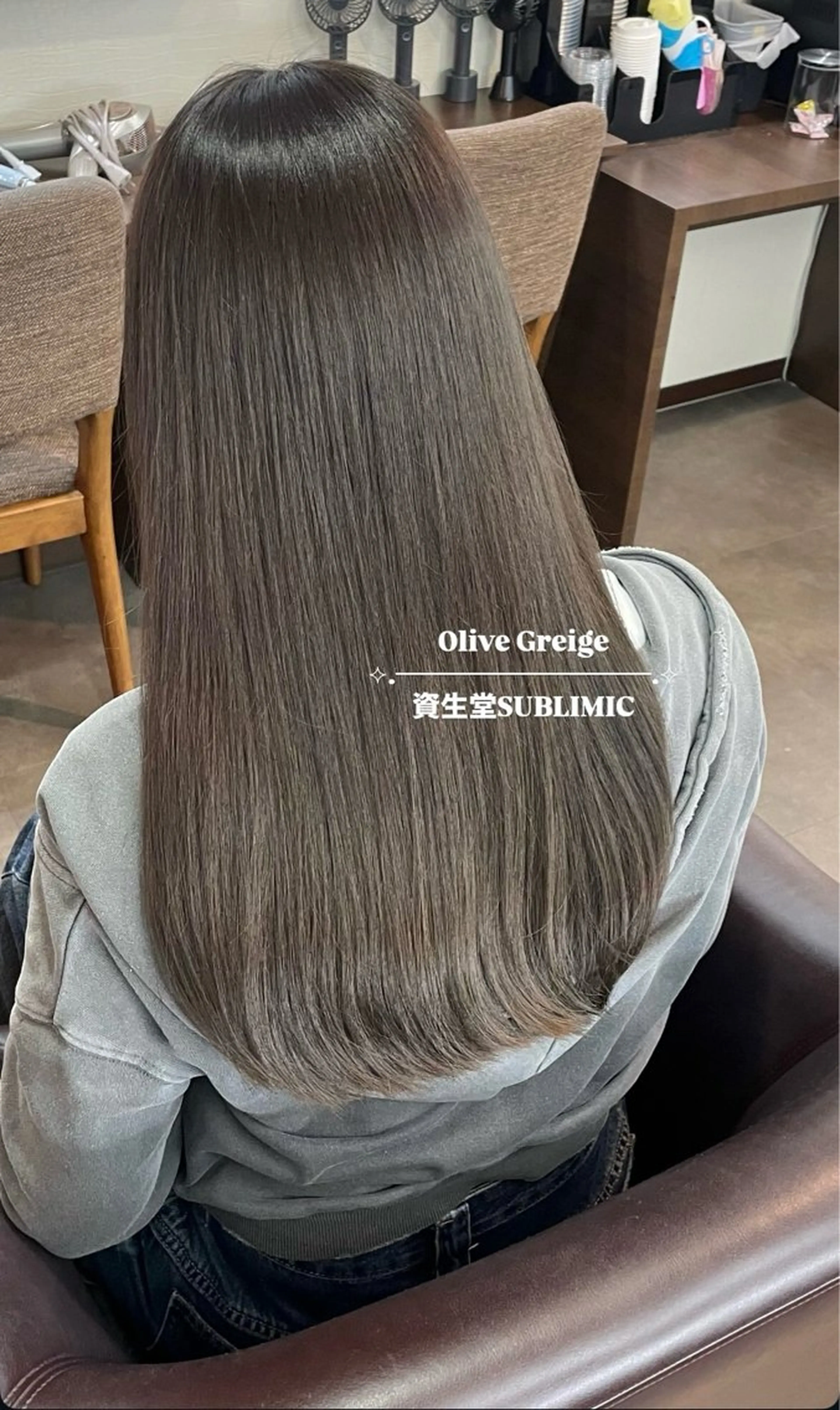 ロング 堀 綾花のヘアスタイル