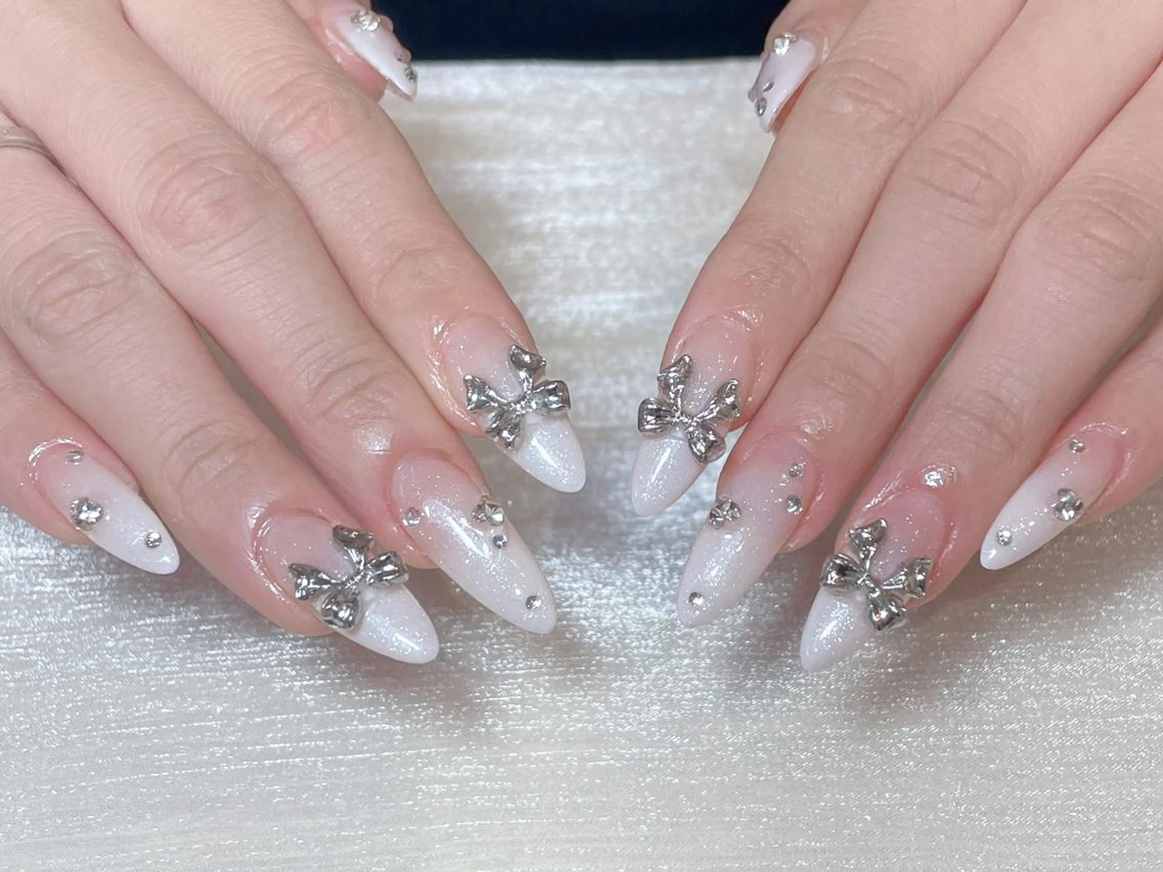 セミロング ハンドネイル 💅 リリアのネイルデザイン