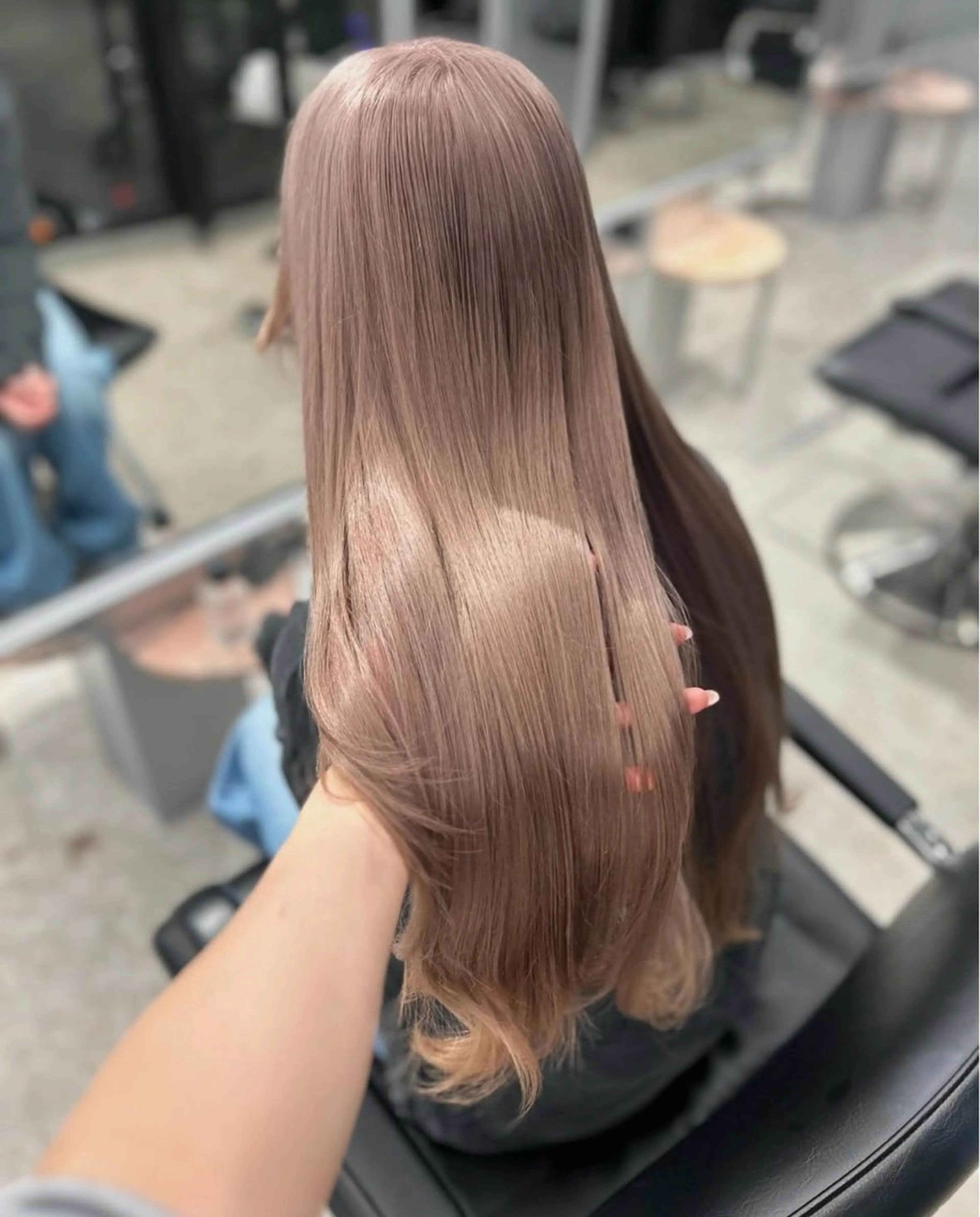 ロング カラー ヘアカラー トリートメント PELEハイトーン shinobuのヘアスタイル