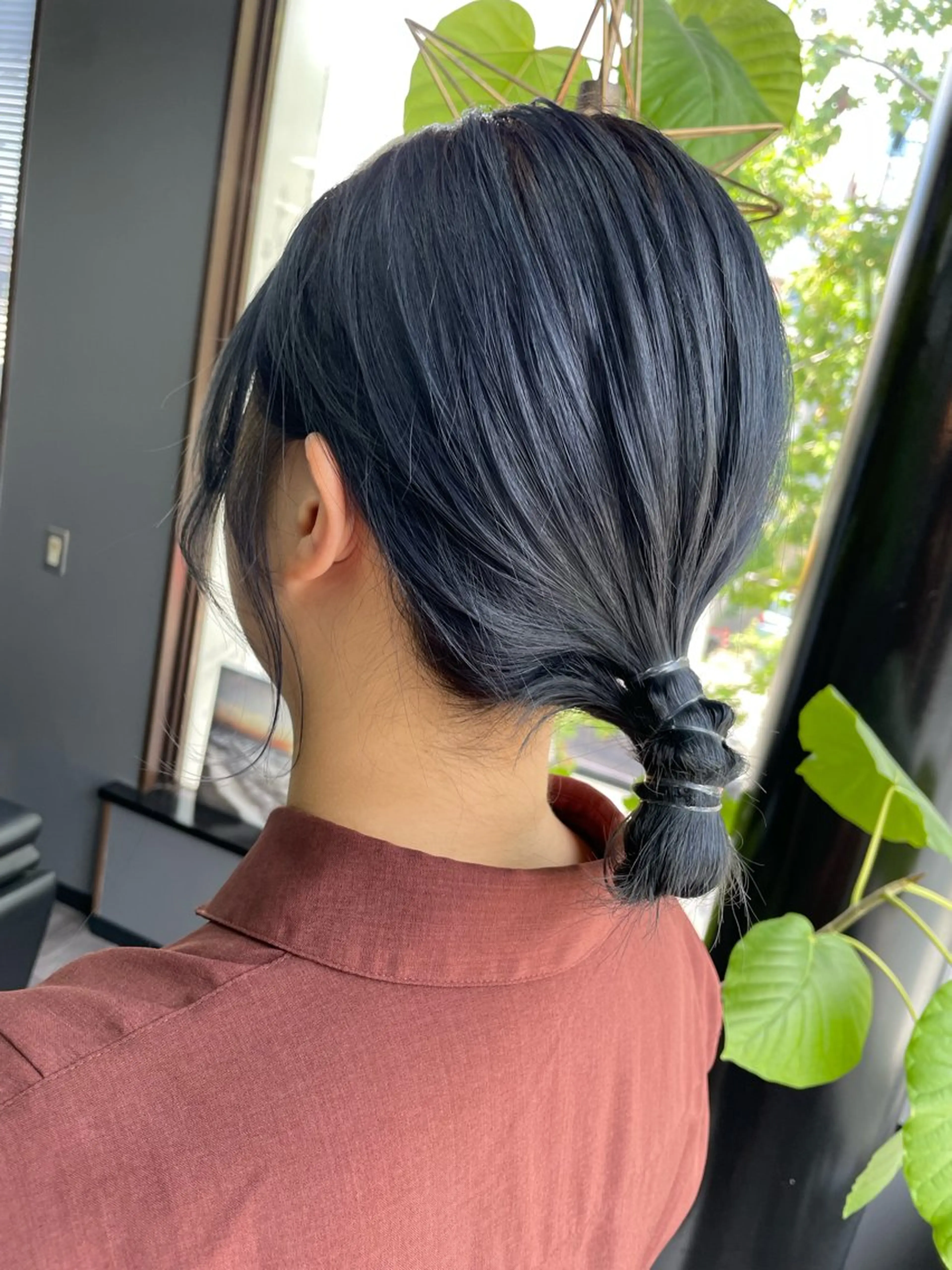 カラー ヘアアレンジ ネイビーカラー 簡単アレンジ オノ アカネのヘアスタイル