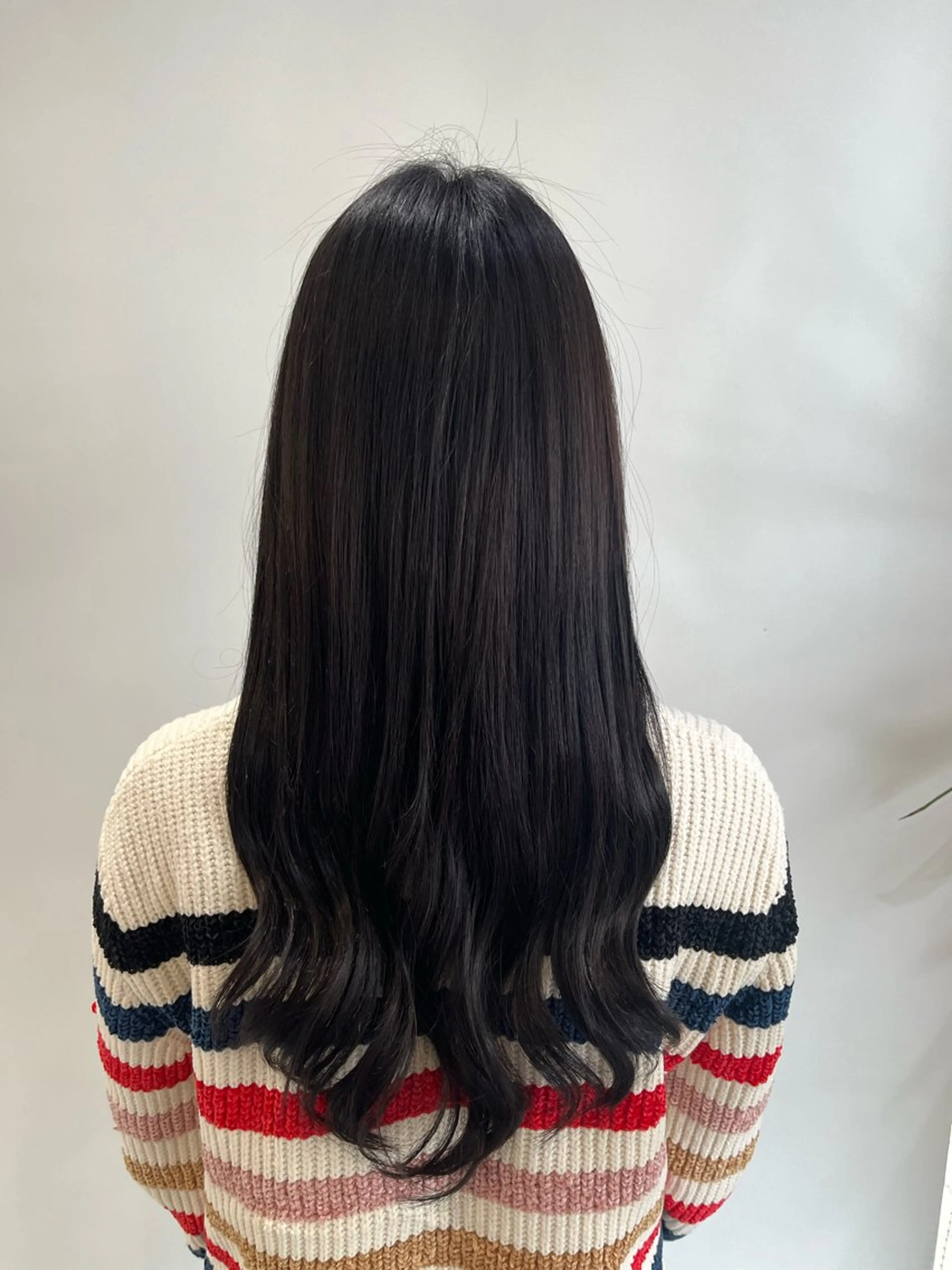 セミロング 野村 奈里亜のヘアスタイル