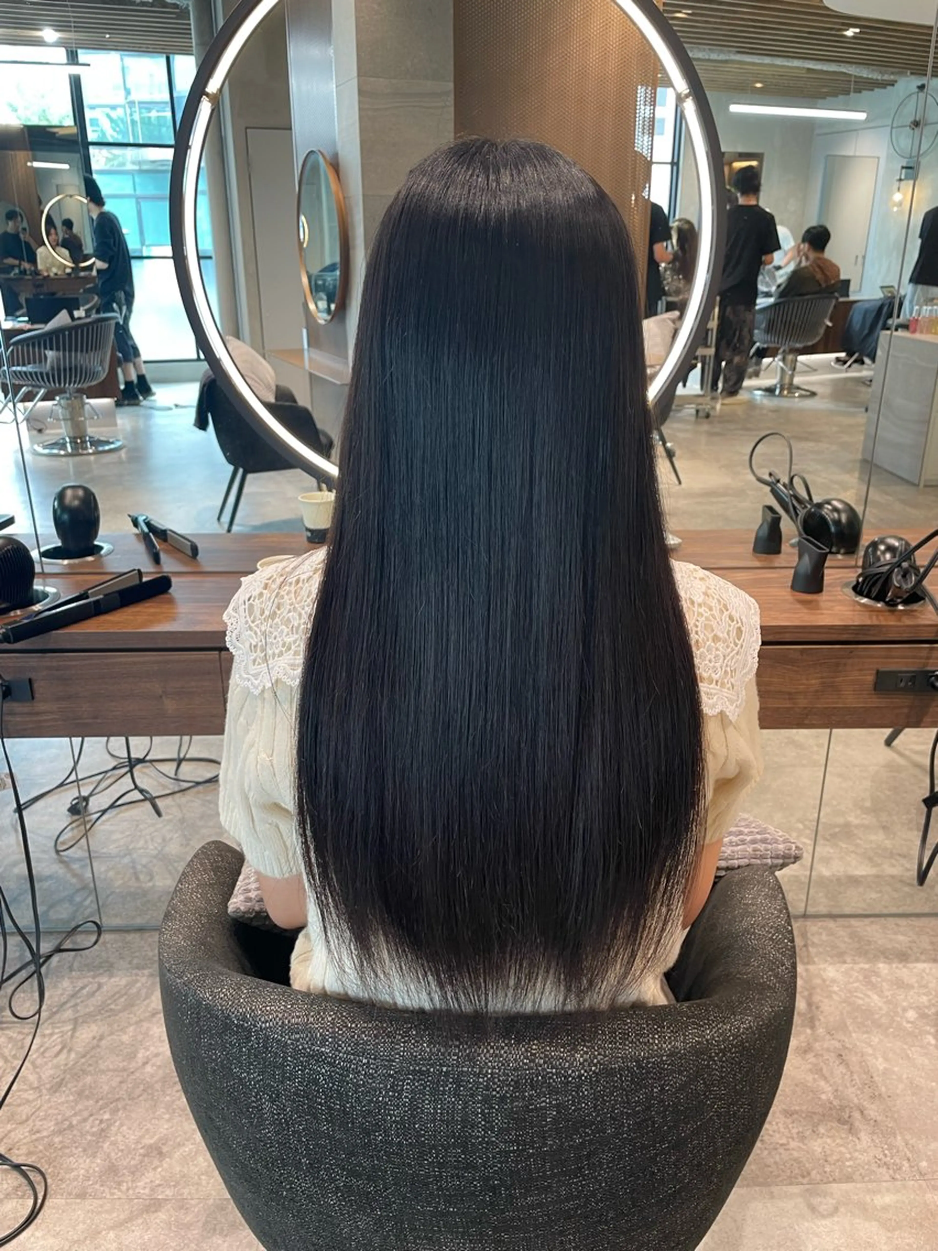 ロング 松田 恋のヘアスタイル