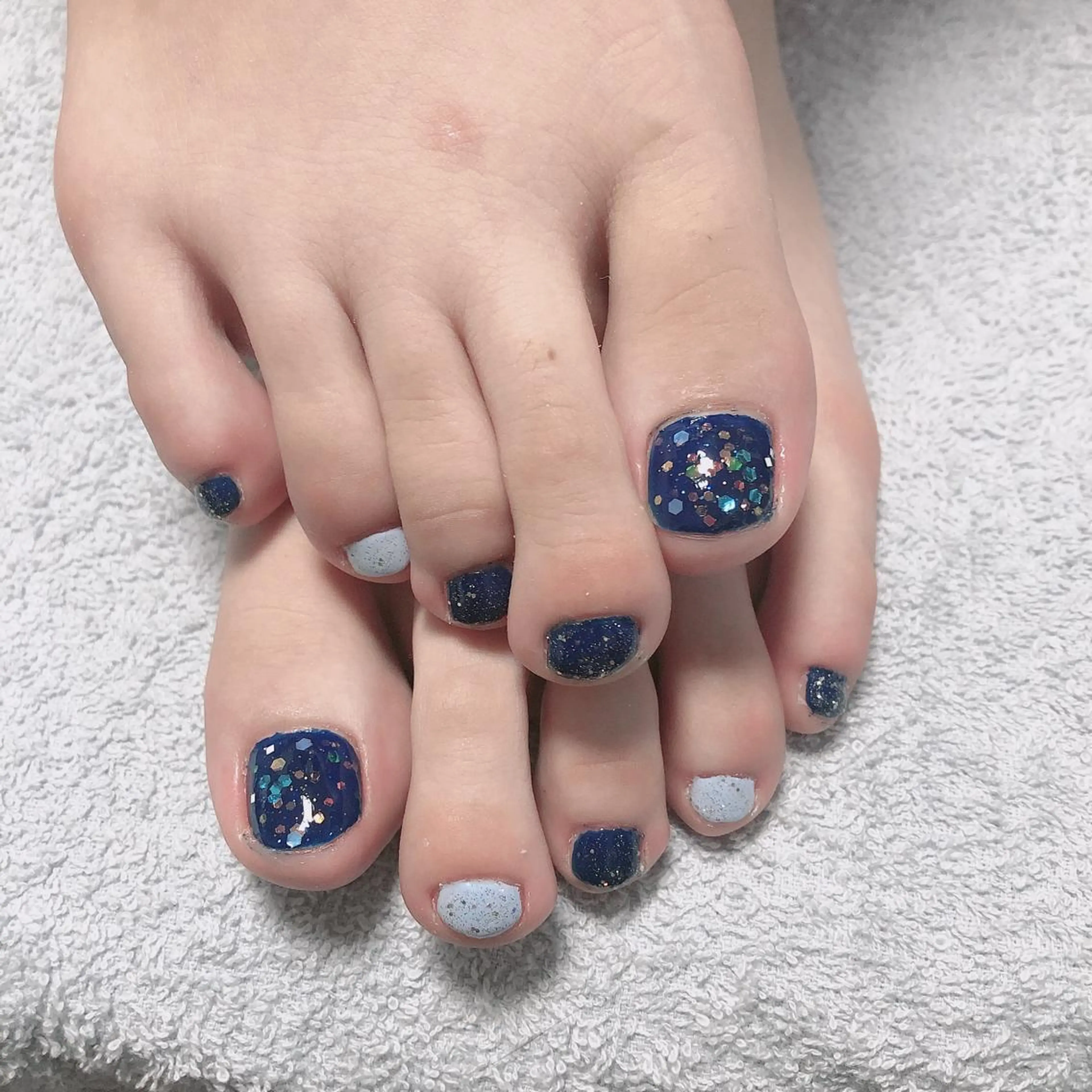 ネイル フットネイル 結城 怜菜のネイルデザイン