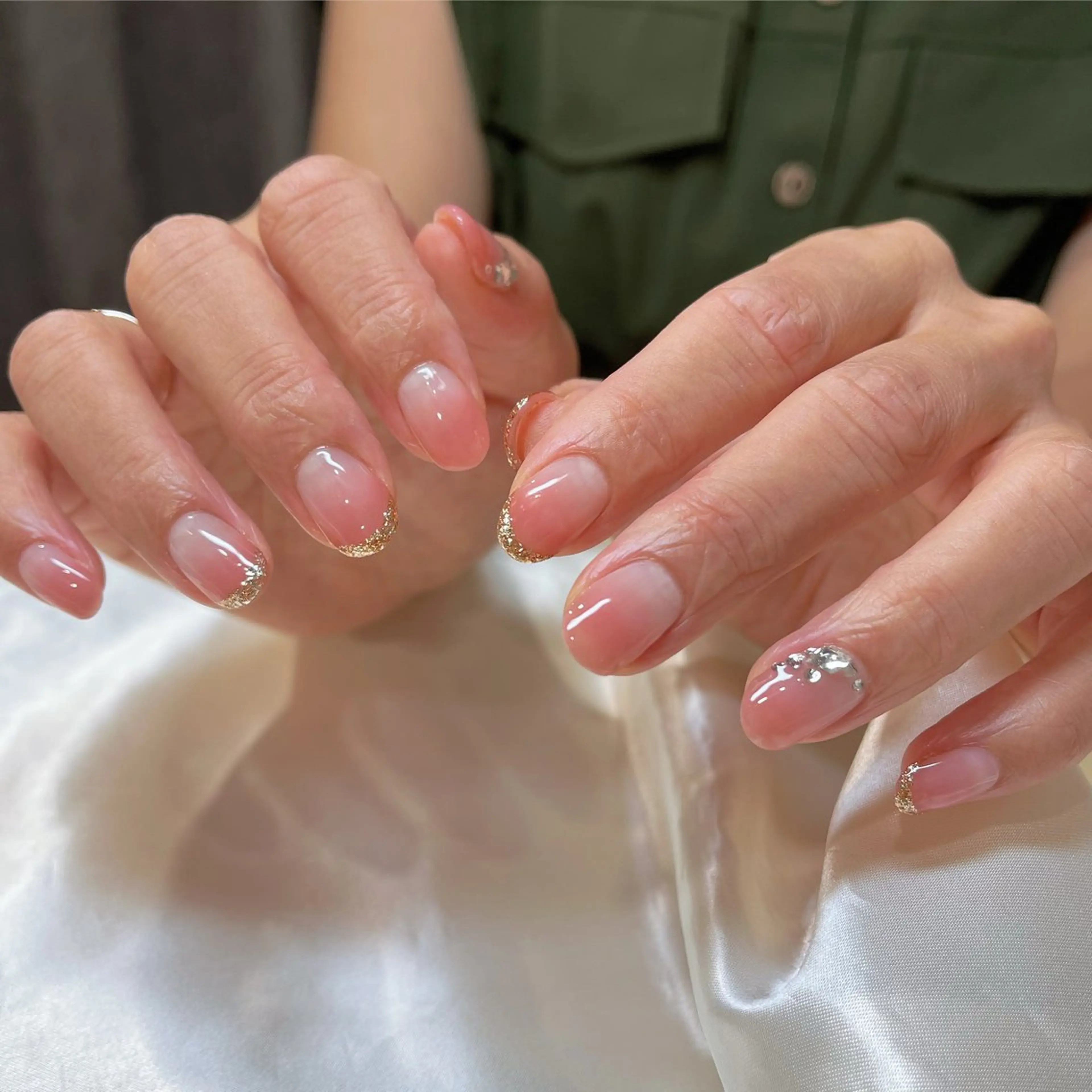 ネイル ラメ(グリッター) ストーンネイル 内田 里穂のネイルデザイン