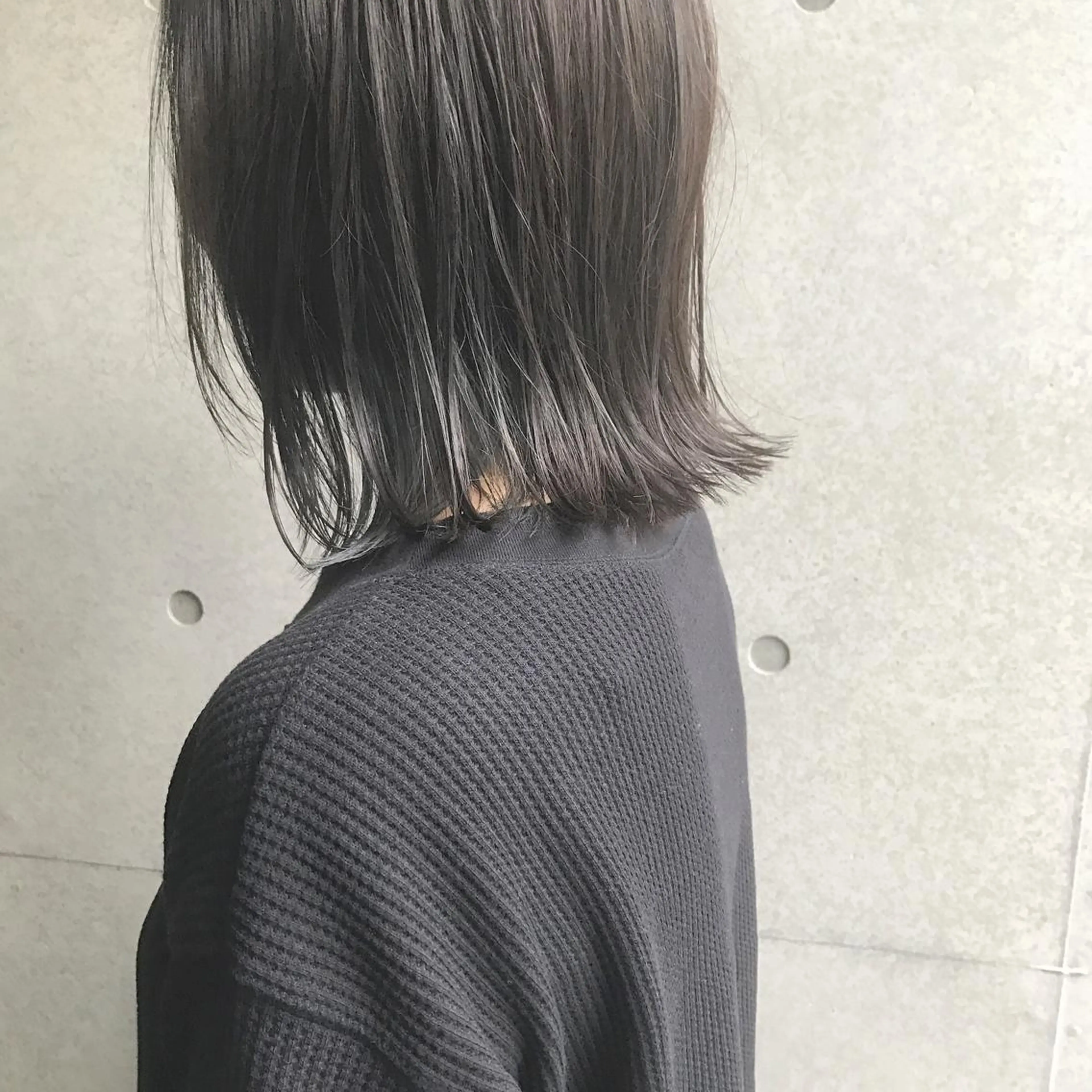 ミディアム カラー ヤスドミ ケイスケのヘアスタイル