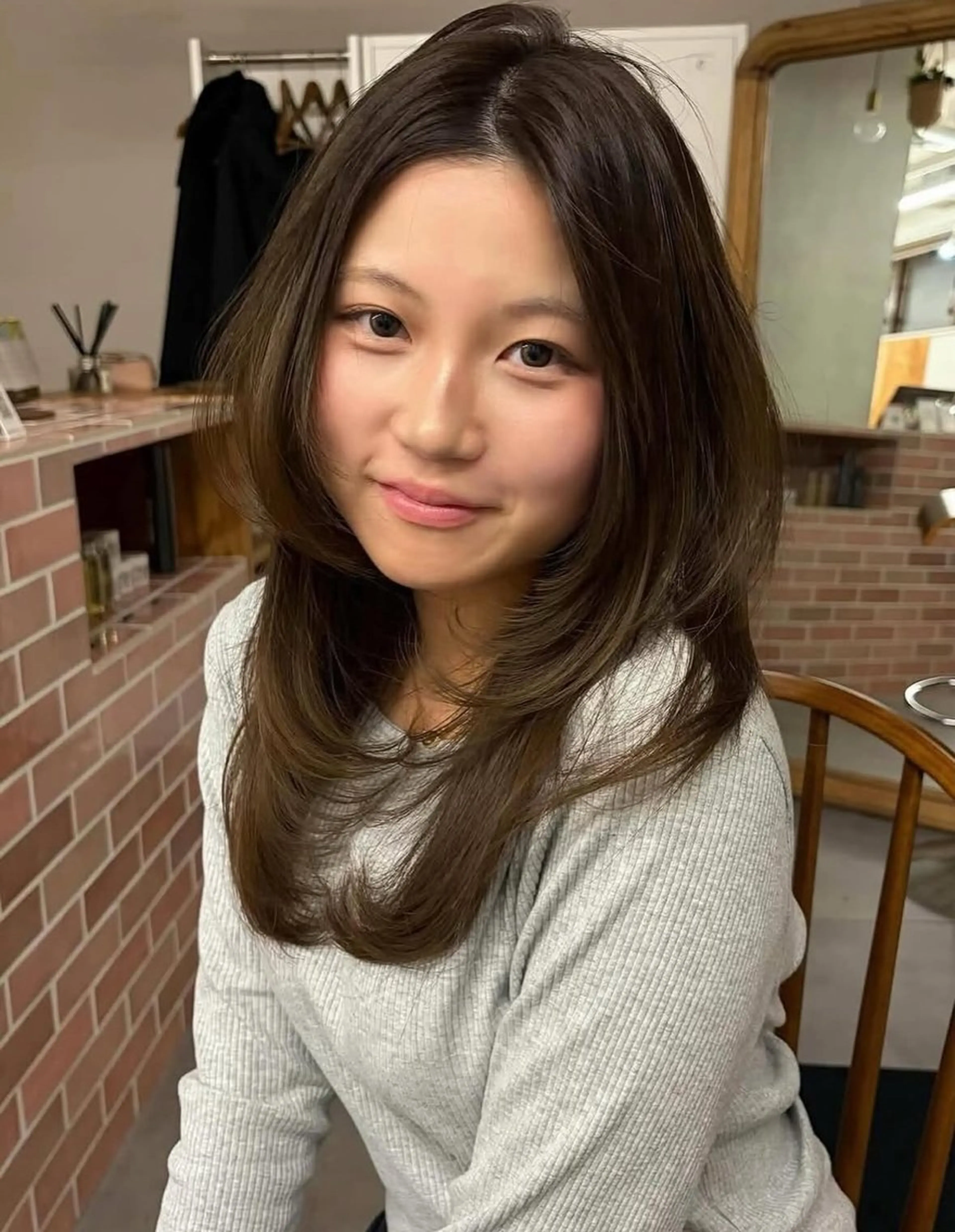 ヘアカラー 🌙ヘーゼルベージュ レイヤーカット🌙のヘアスタイル