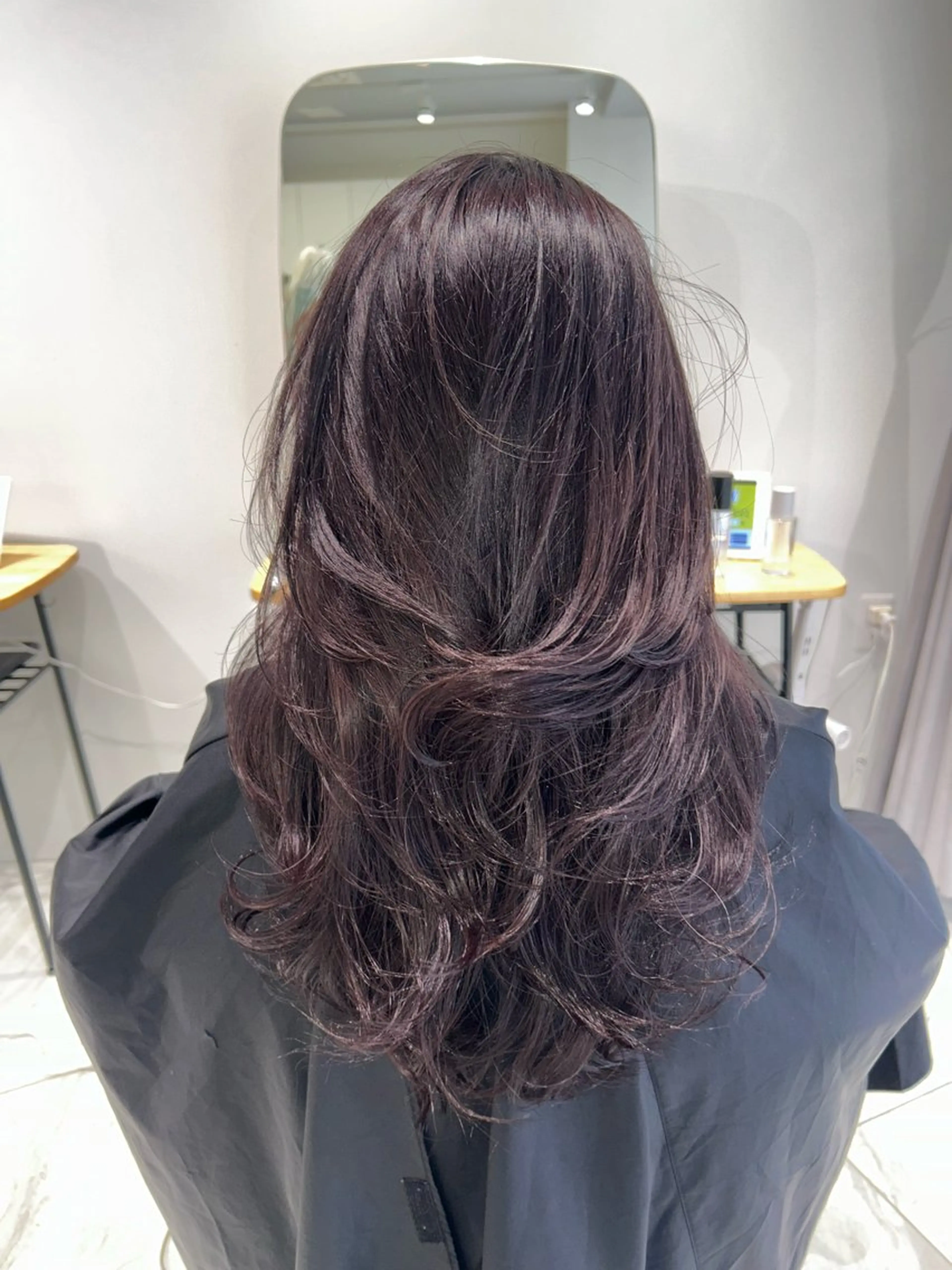 カラー レイヤー／マツエク 💋𝑨𝑵𝑵𝑨のヘアスタイル