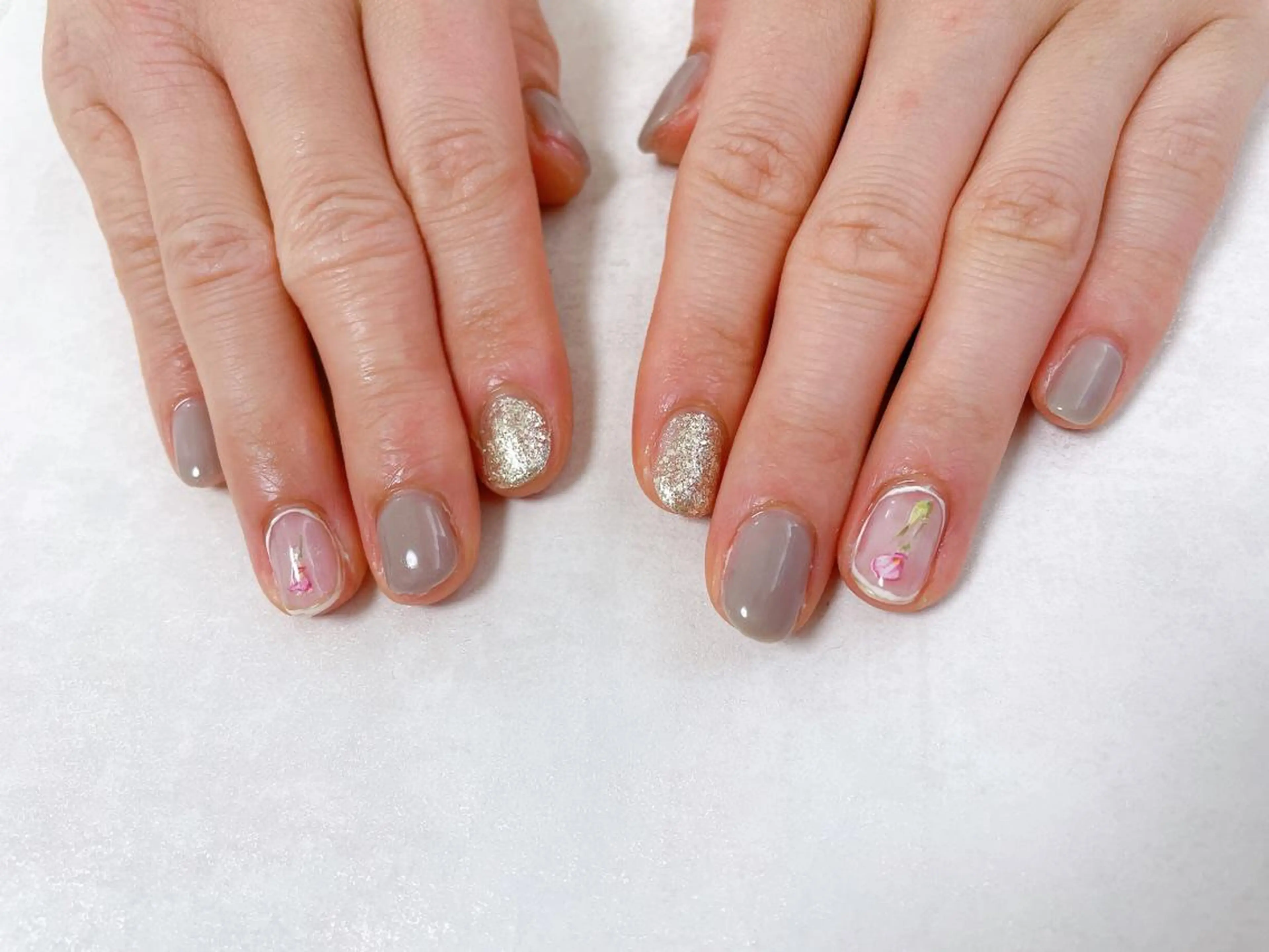 ネイル オーロラネイル フラワーネイル フットネイル フレンチネイル ジェルネイル mogunail &blowのネイルデザイン