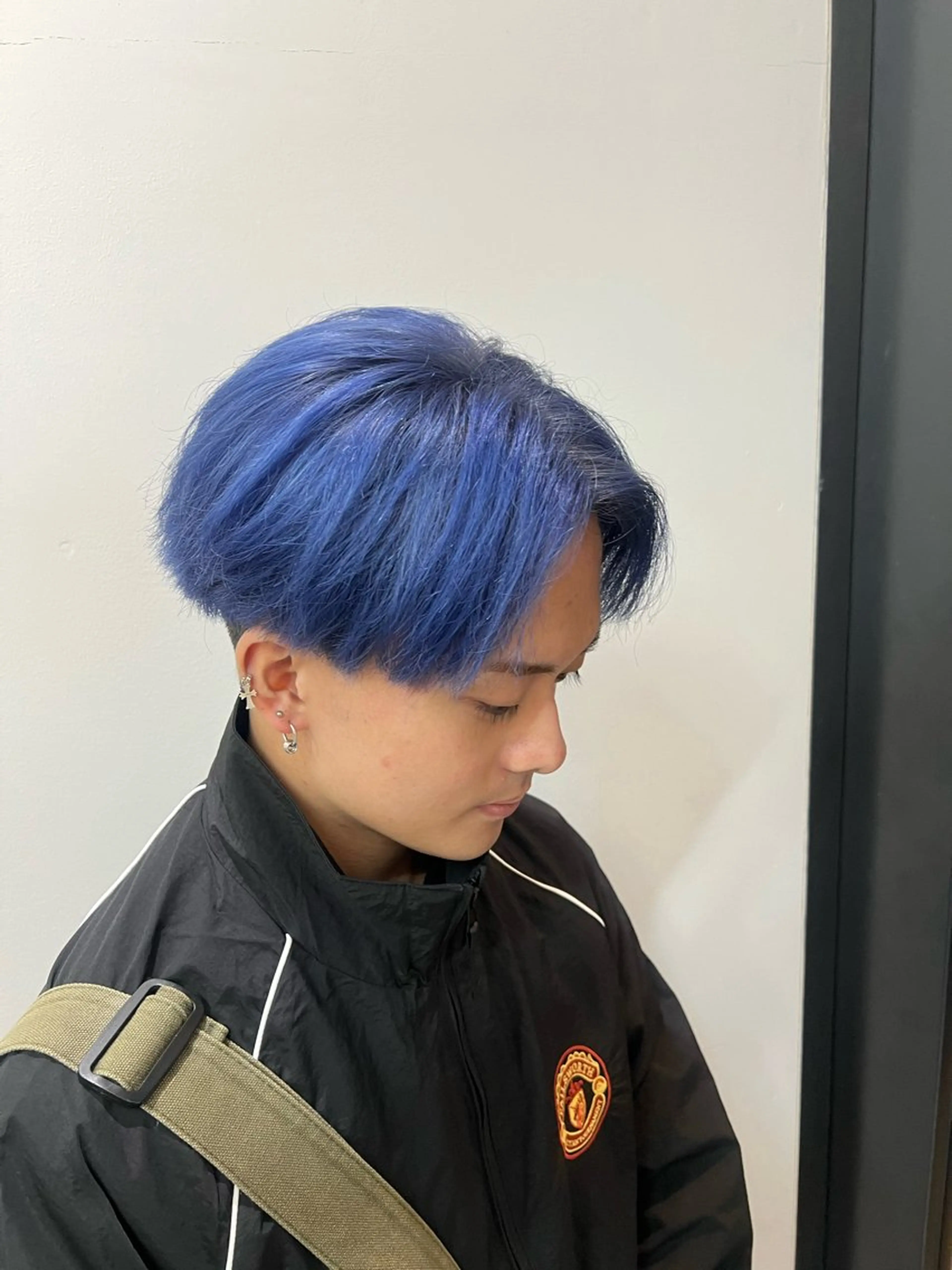 カラー メンズ カット ヘアカラー トリートメント ダブルカラー寒色系 ボリューム改善ハヤトのヘアスタイル