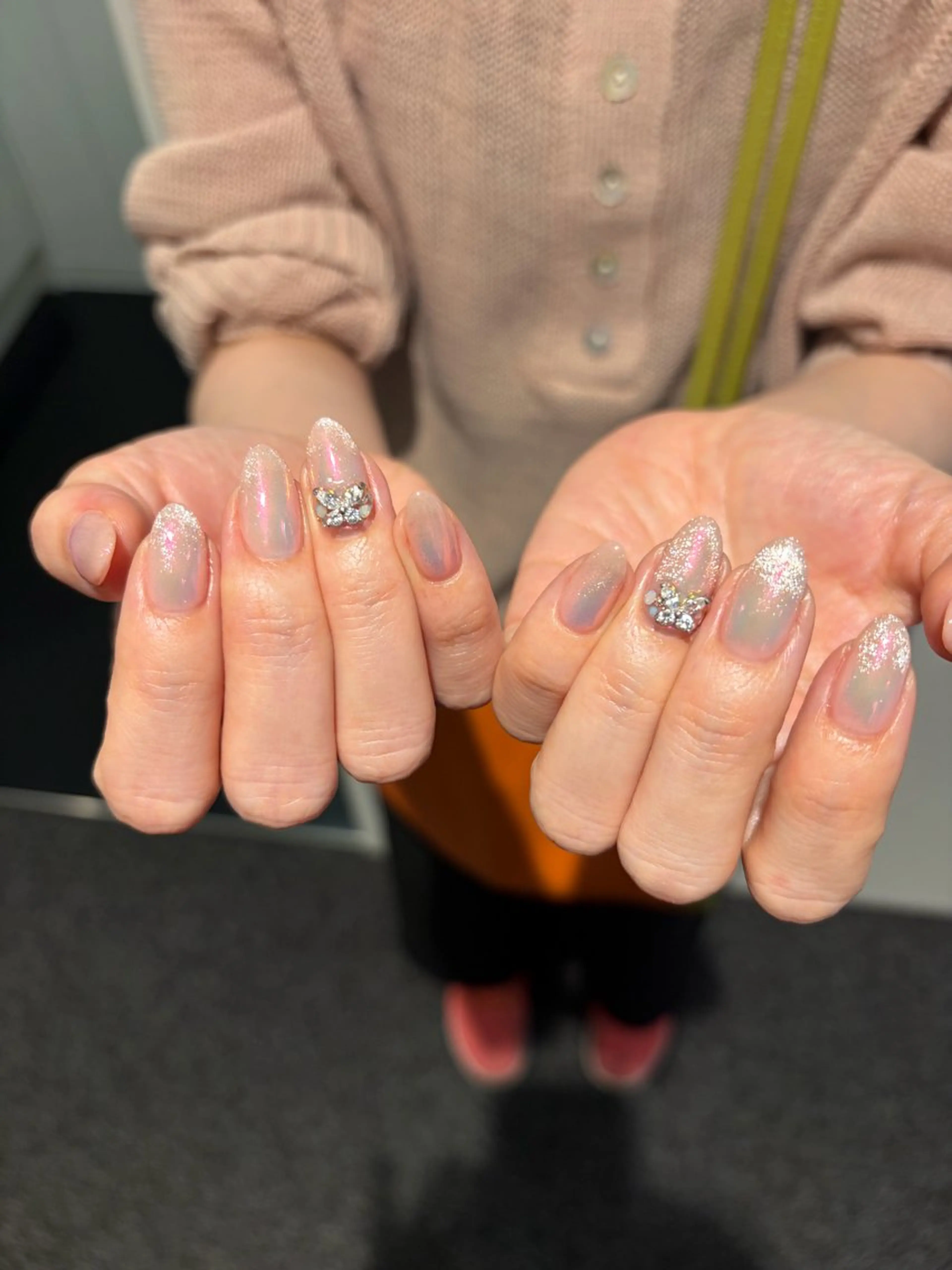 ネイル オーロラネイル マグネットネイル ミラーネイル ハンドネイル VINGTNAIL 土岐果鈴のエステ・リラクイメージ