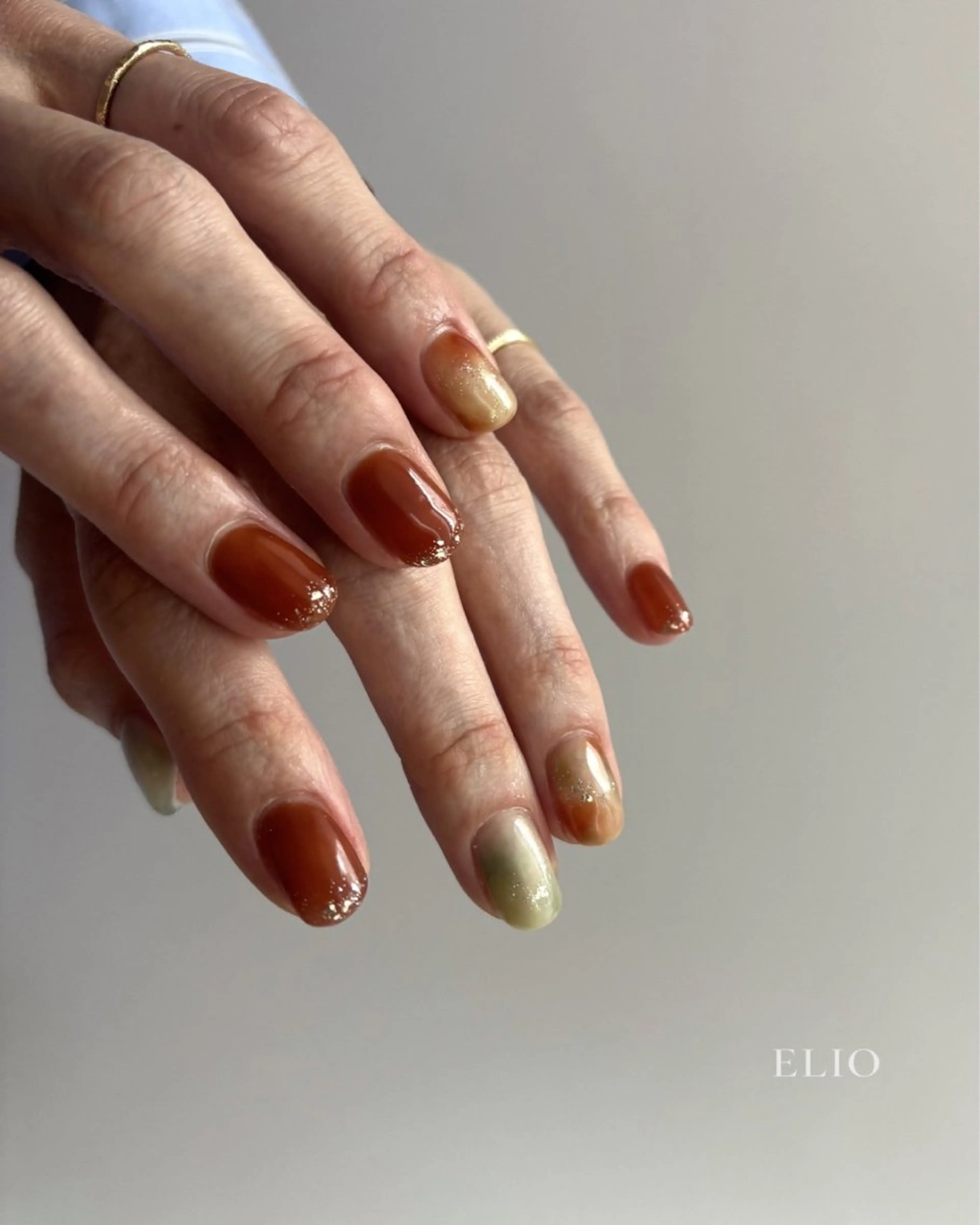 ネイル ブラウン グリーン ハンドネイル Elio 国泰寺のネイルデザイン
