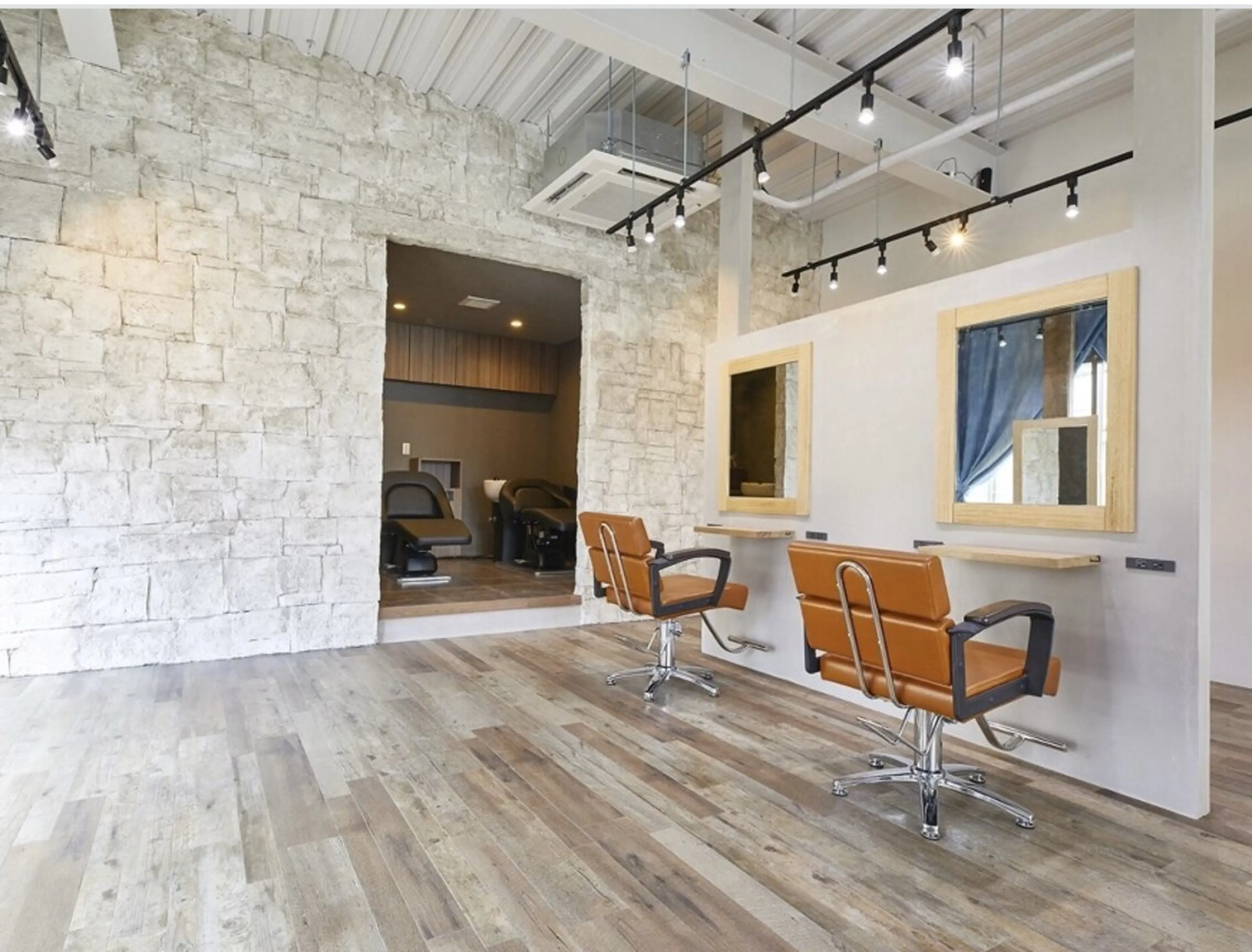 お褒めの口コミ多数✨ 美髪カラー/浦本冴絵のヘアスタイル