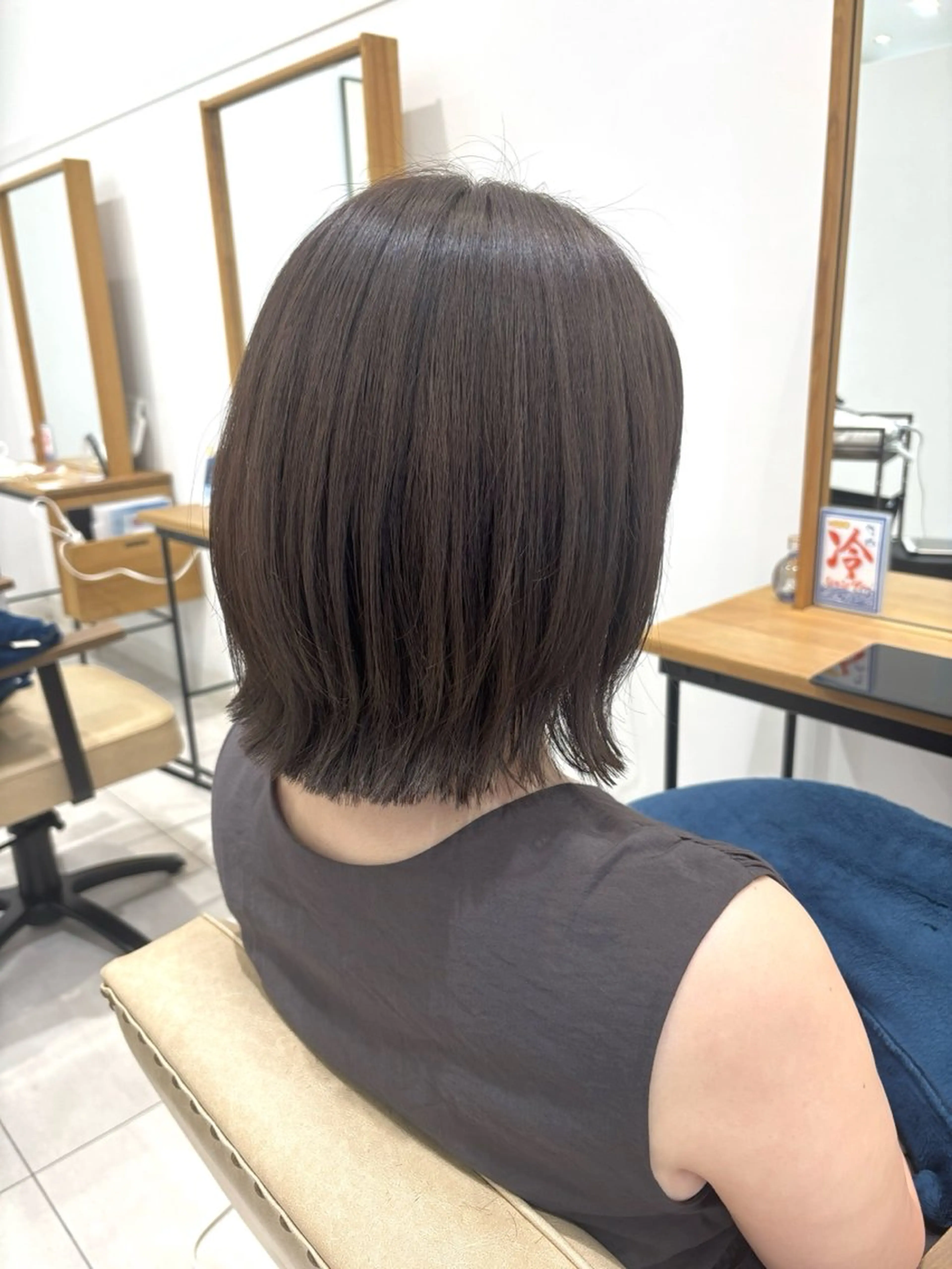 ミディアム 前田 葵のヘアスタイル