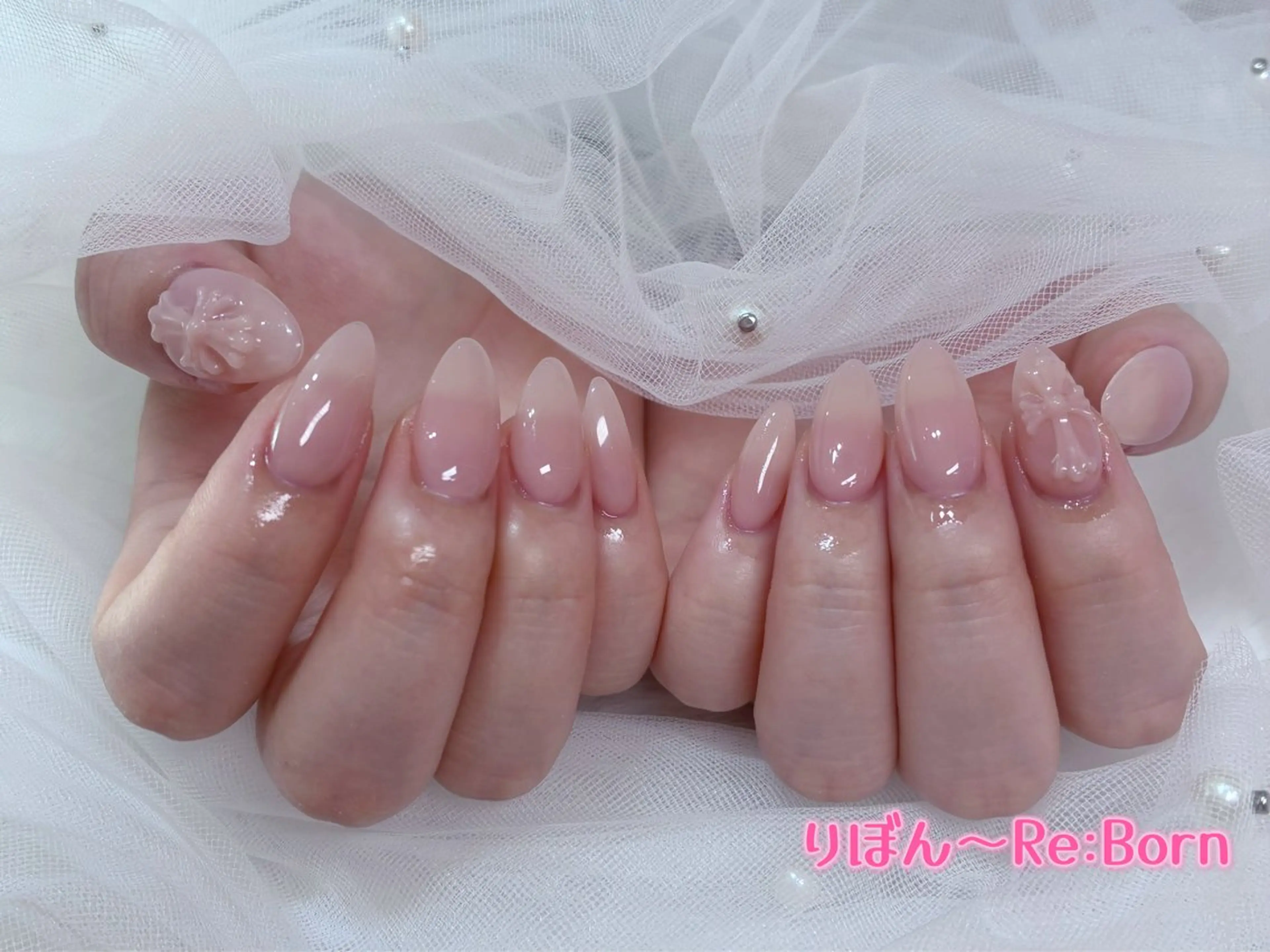 ミディアム フレンチガーリー クリスマス りぼん Re:Bonrのネイルデザイン