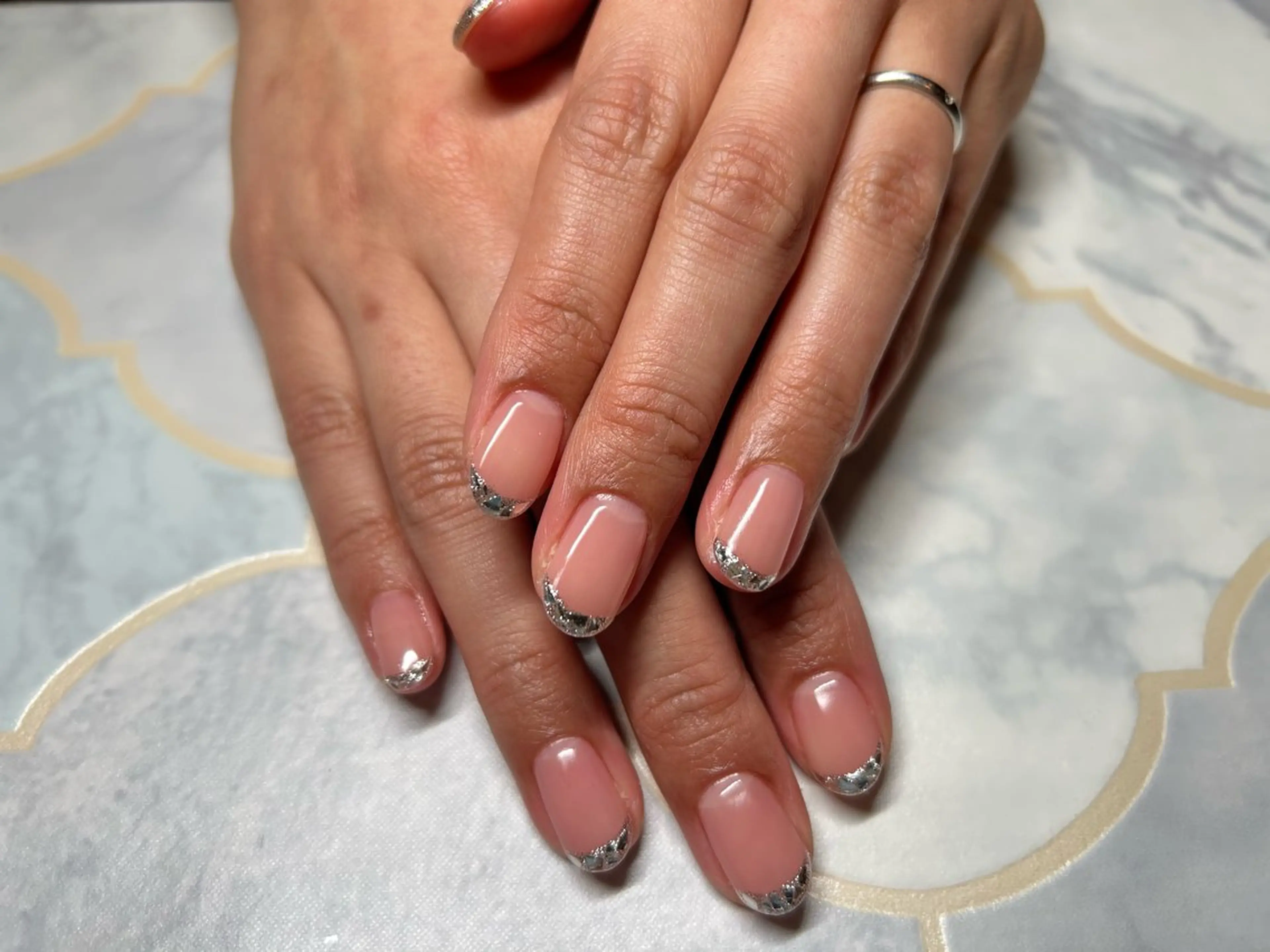 ネイル フレンチネイル ガラスフレンチ Lisa’s Salonのネイルデザイン