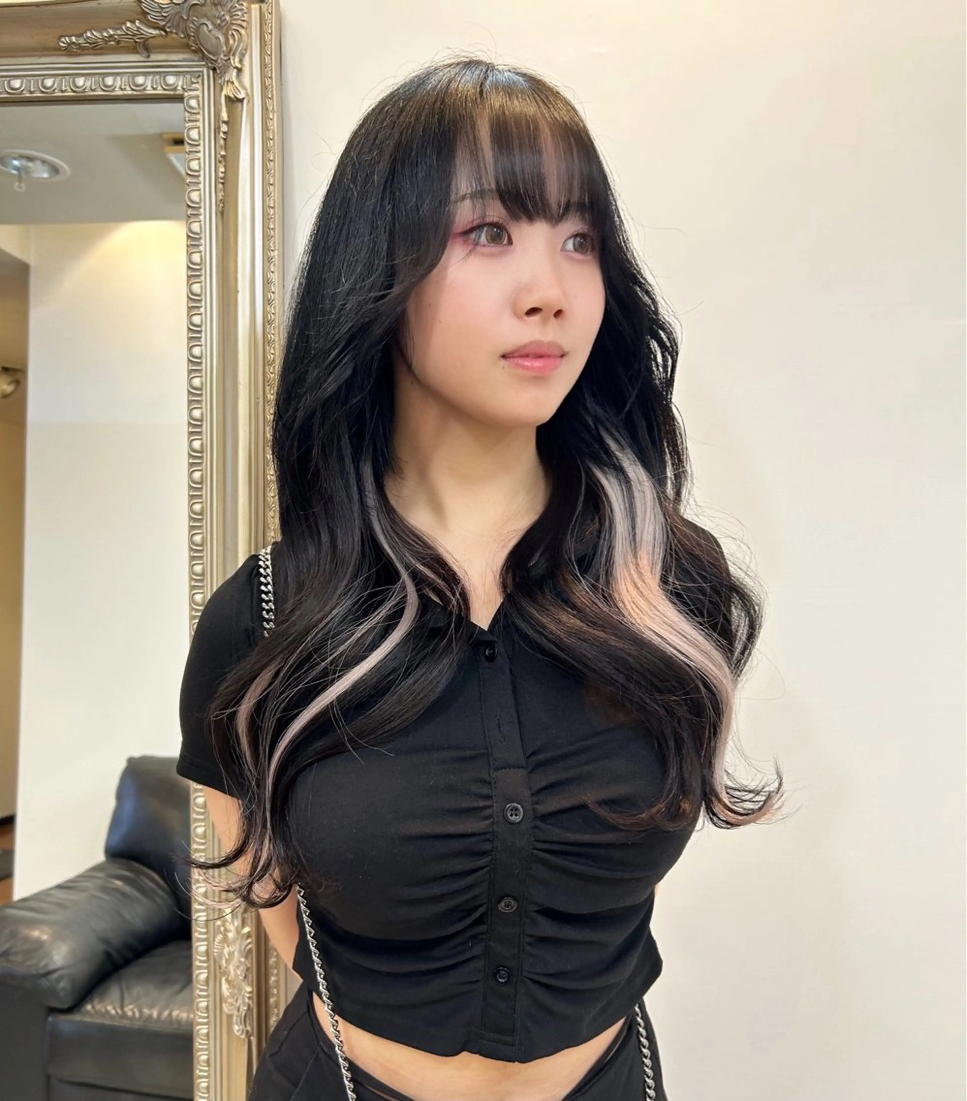 ロング カラー 黒髪 インナーカラー エクステ 韓国風ヘア ロング エクステ ANKH CROSS 🦋mako🦋のヘアスタイル