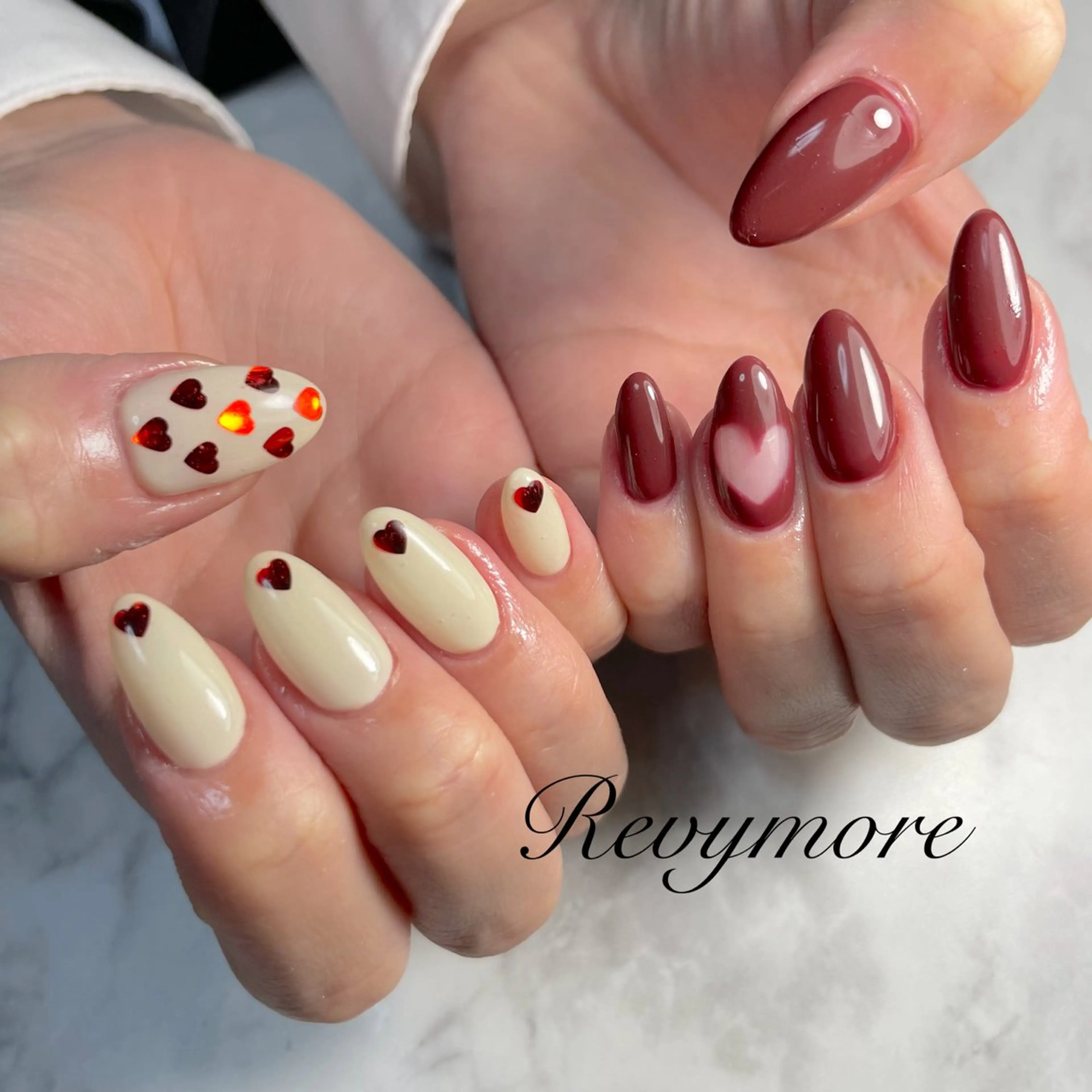 ネイル ジェルネイル ハート キラキラネイル 韓国ネイル ニュアンスネイル nail salon Revymoreのネイルデザイン