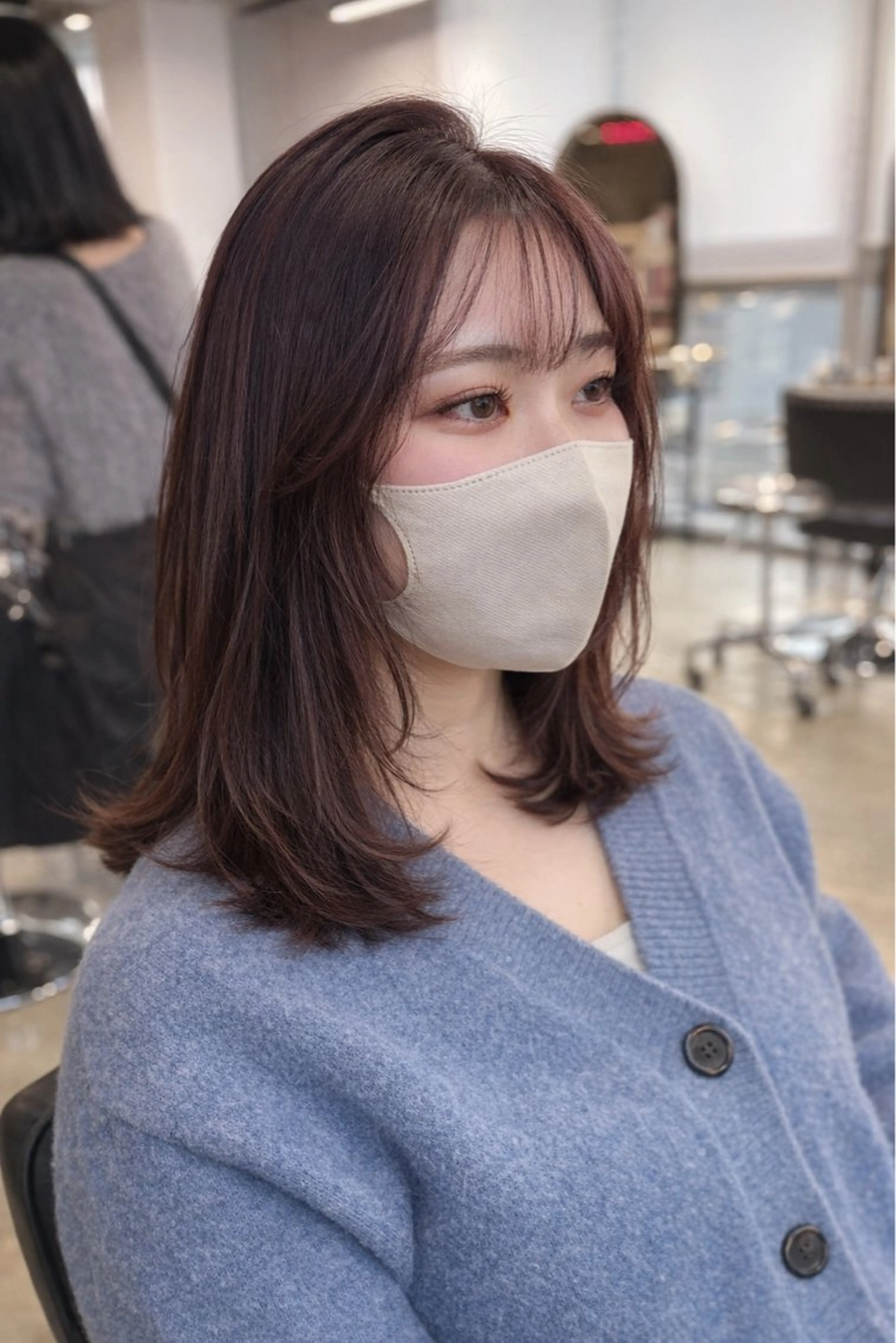 ミディアム レイヤーカット カット ヘアカラー トリートメント 伊藤 優花のヘアスタイル