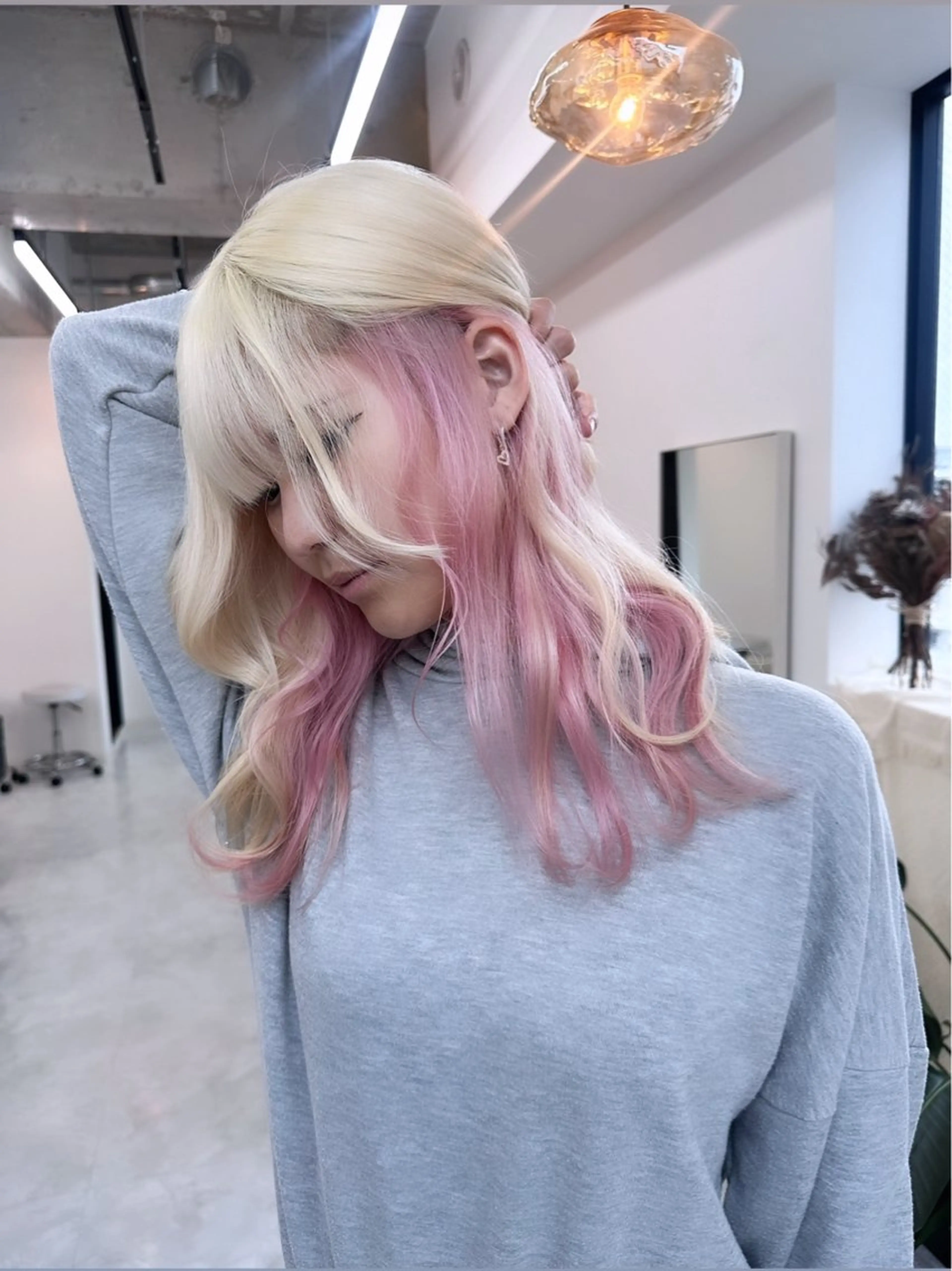 セミロング カラー ヘアアレンジ TAKUMAブリーチ /切りっぱなし🪽のヘアスタイル